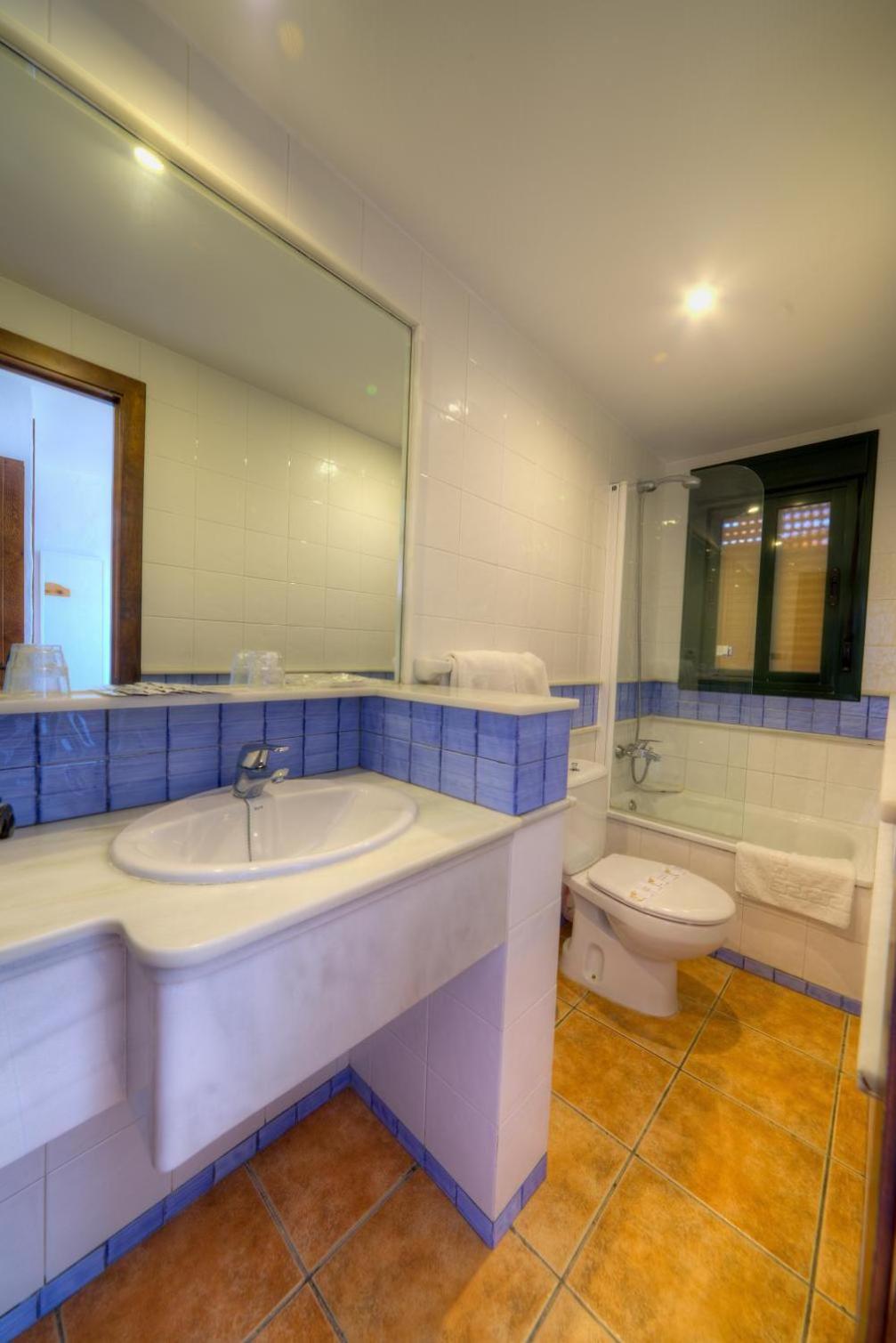 Apartamentos El Roqueo view 2