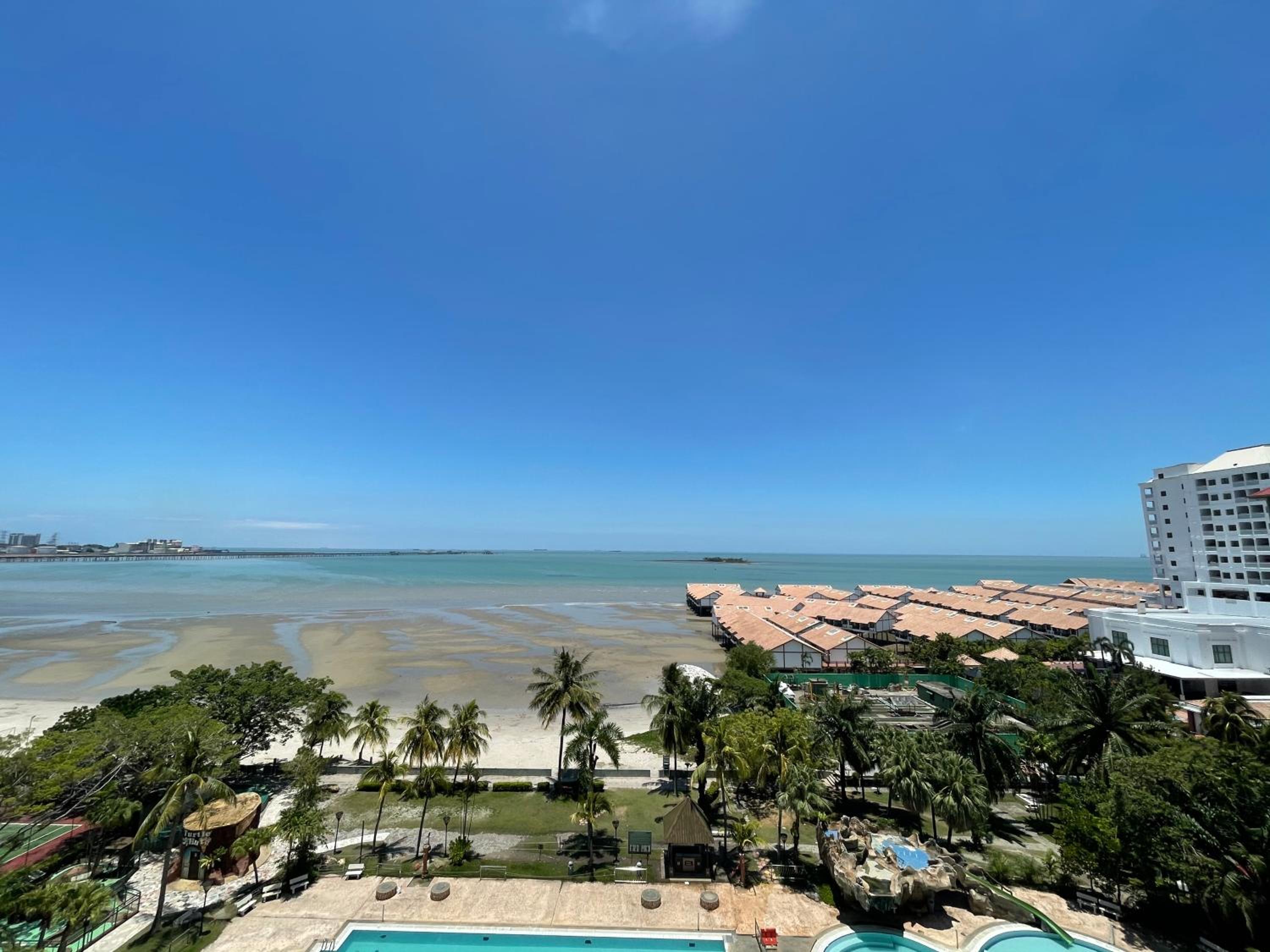 GLORY BEACH 3 bedroom Seaview Resort-PRIVATE photo 1