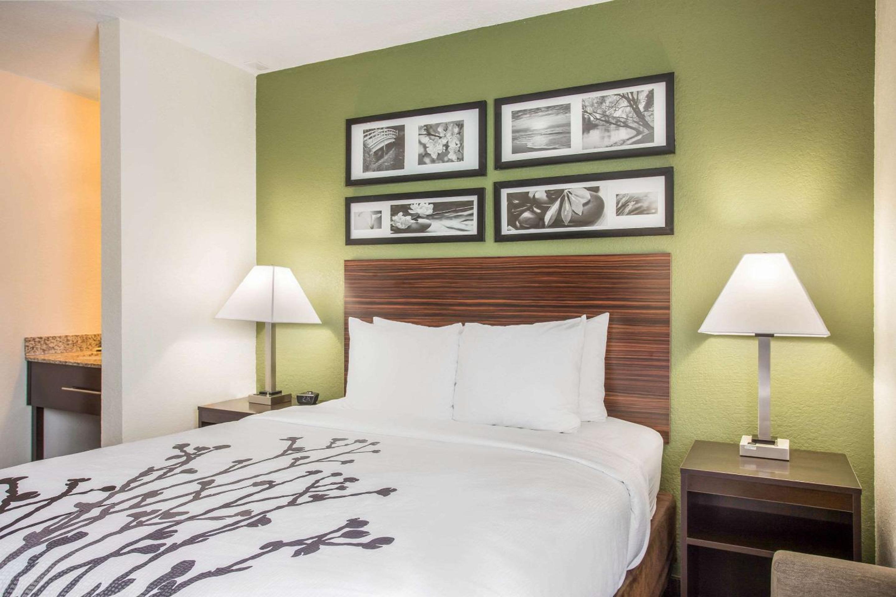 Kansas City Vacations - Sleep Inn Kansas City International Airport - Property Image 12