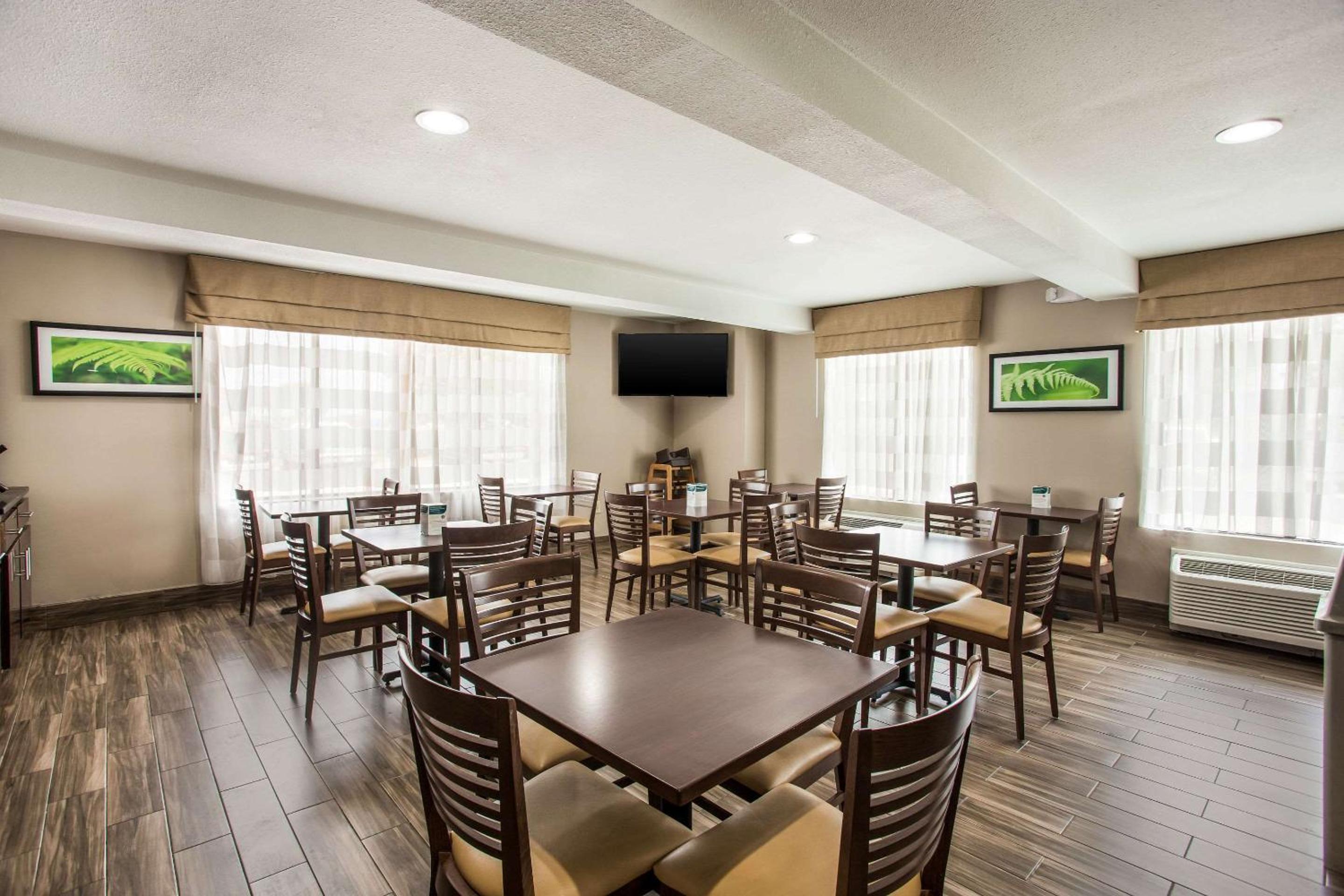 Kansas City Vacations - Sleep Inn Kansas City International Airport - Property Image 28