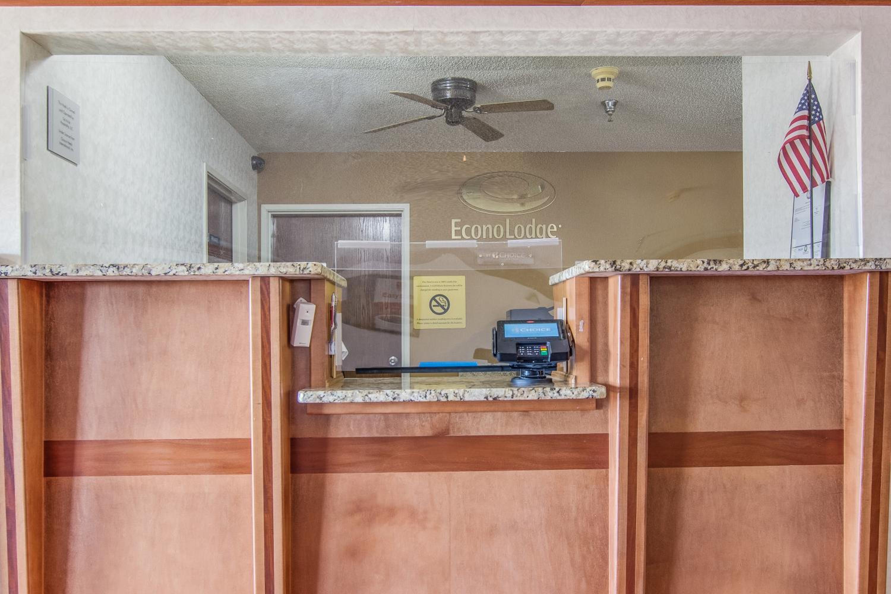 Shelbyville Vacations - Econo Lodge Shelbyville - Property Image 4
