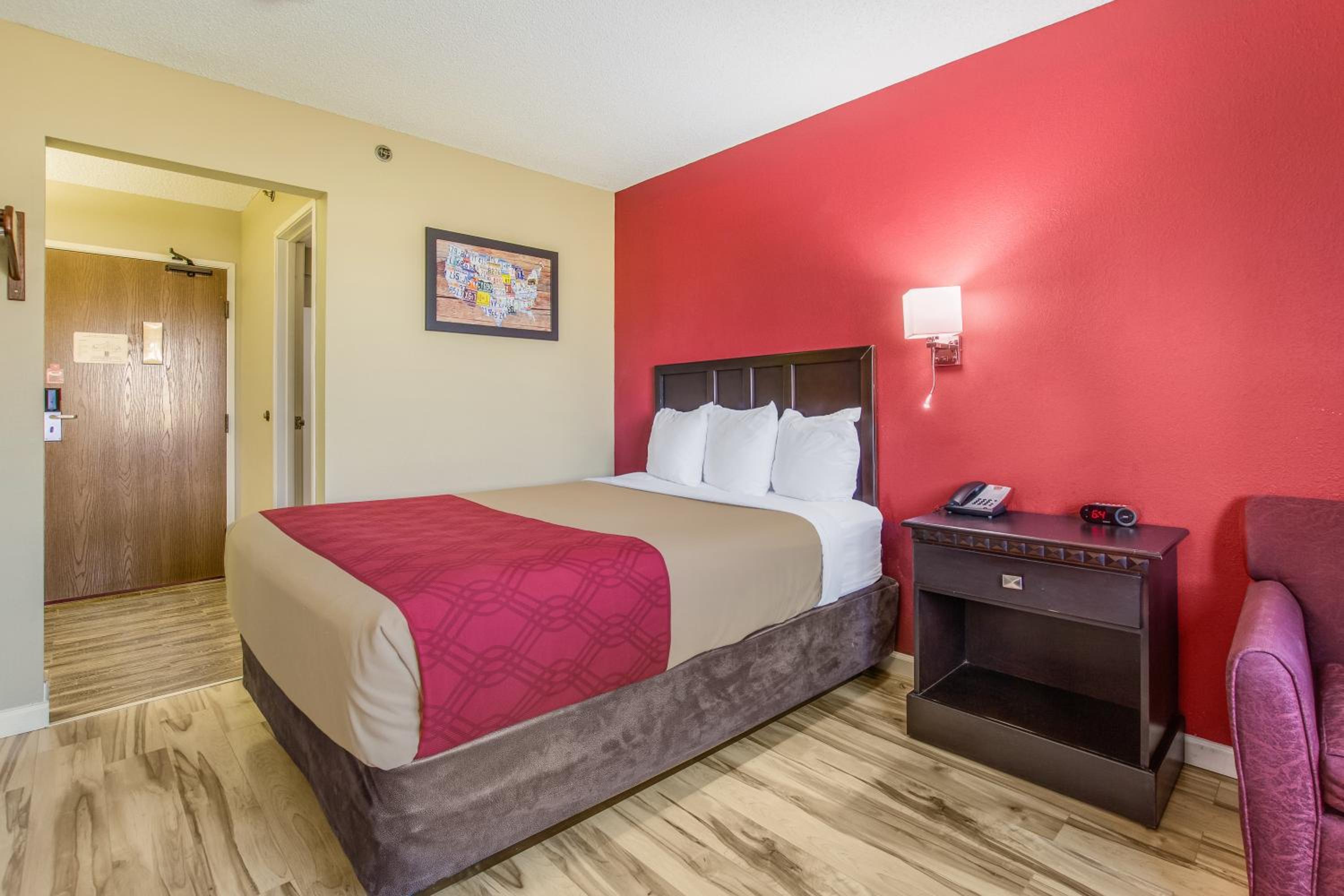 Shelbyville Vacations - Econo Lodge Shelbyville - Property Image 13