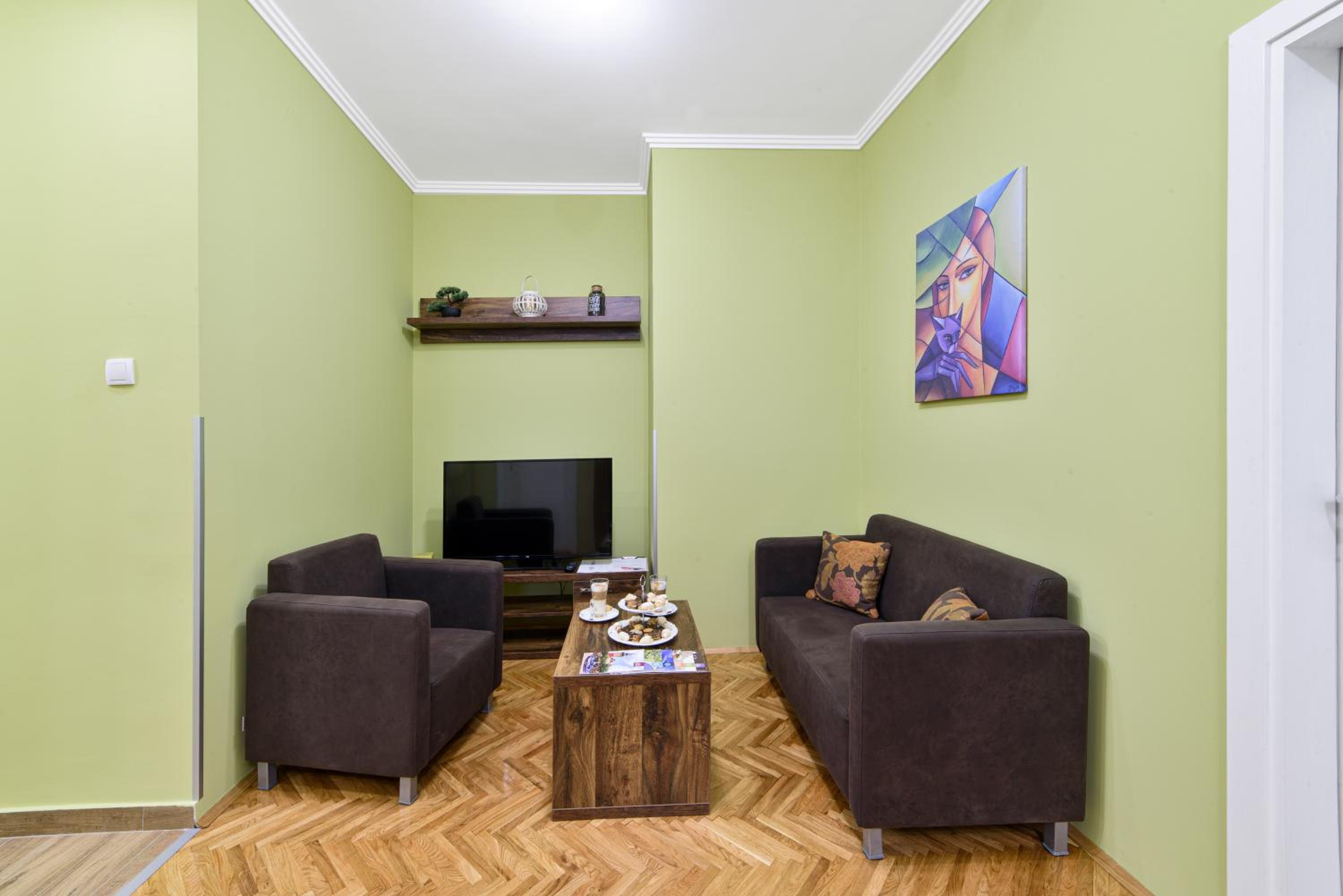 DuMalux corner view 2