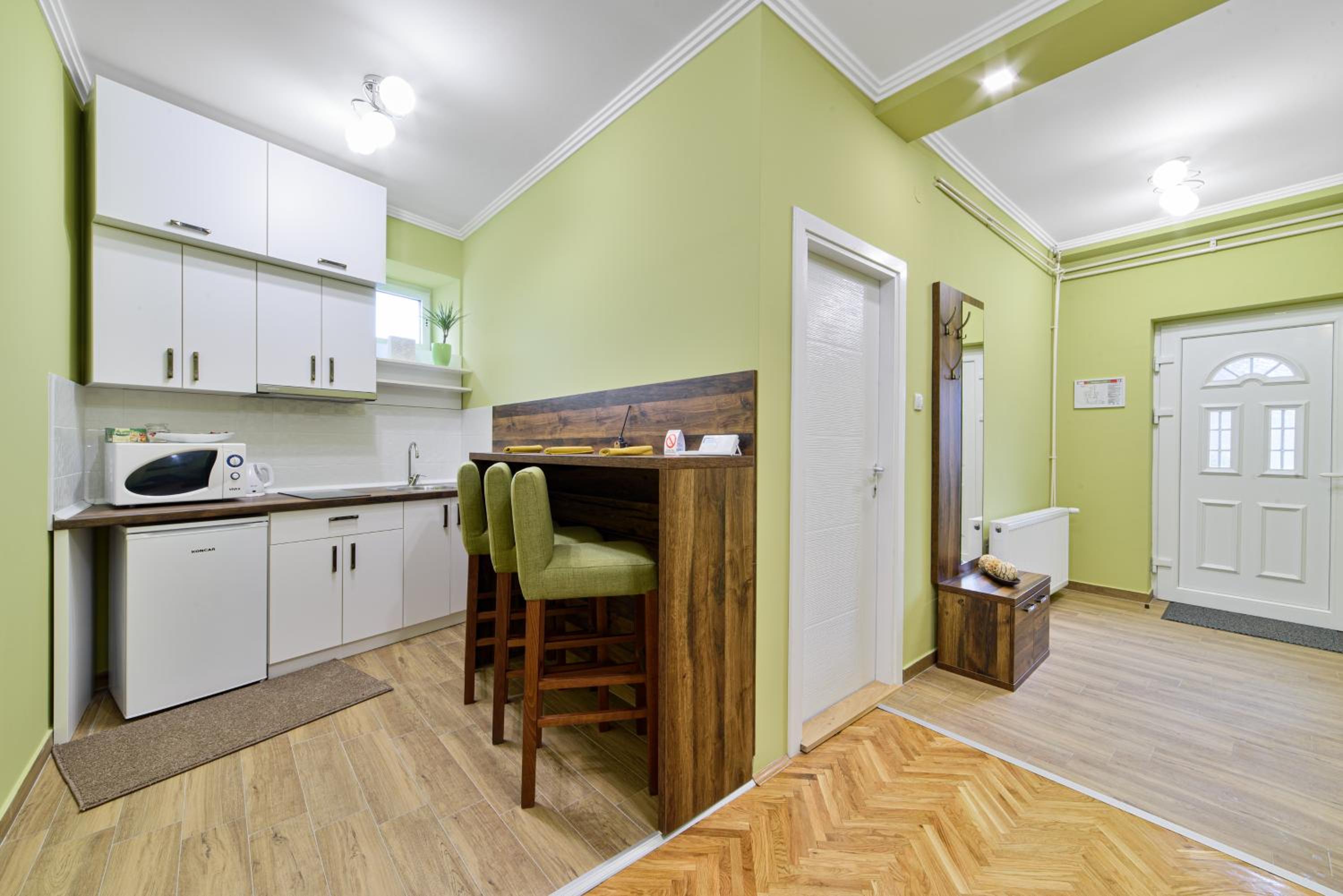 DuMalux corner view 4