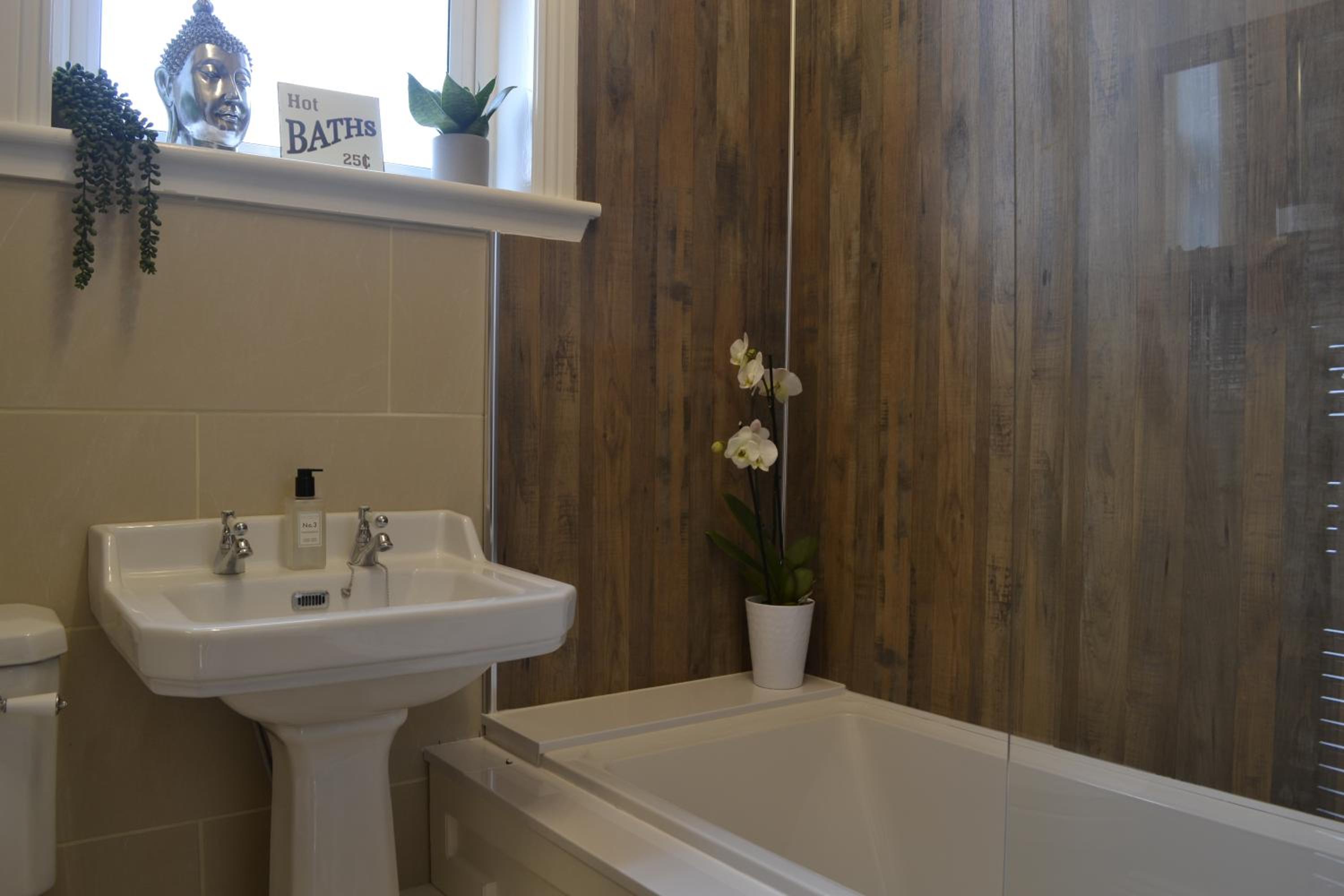 Stunning Period Townhouse with Garden, Walking Distance to Town, photo 33