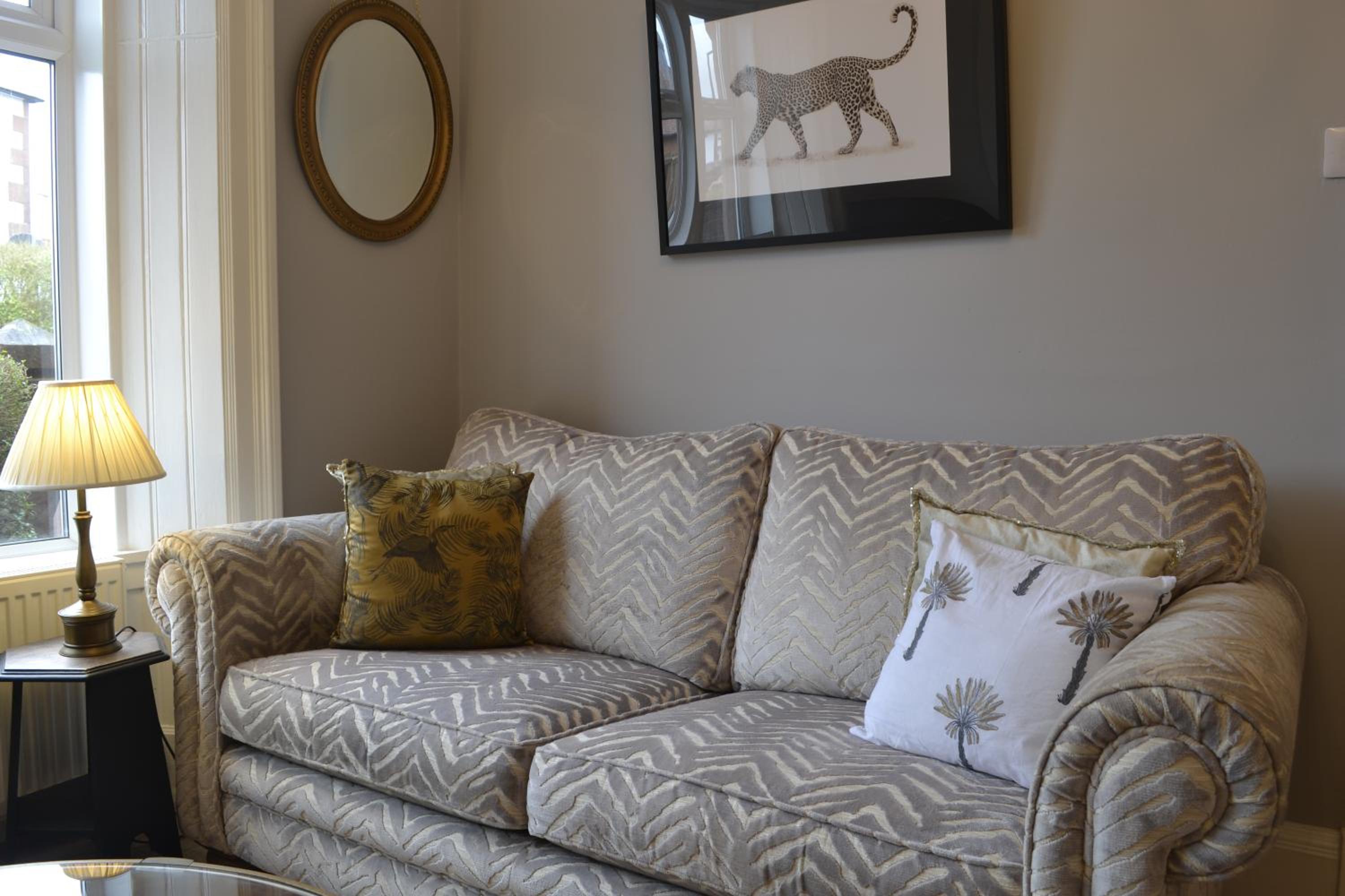 Stunning Period Townhouse with Garden, Walking Distance to Town