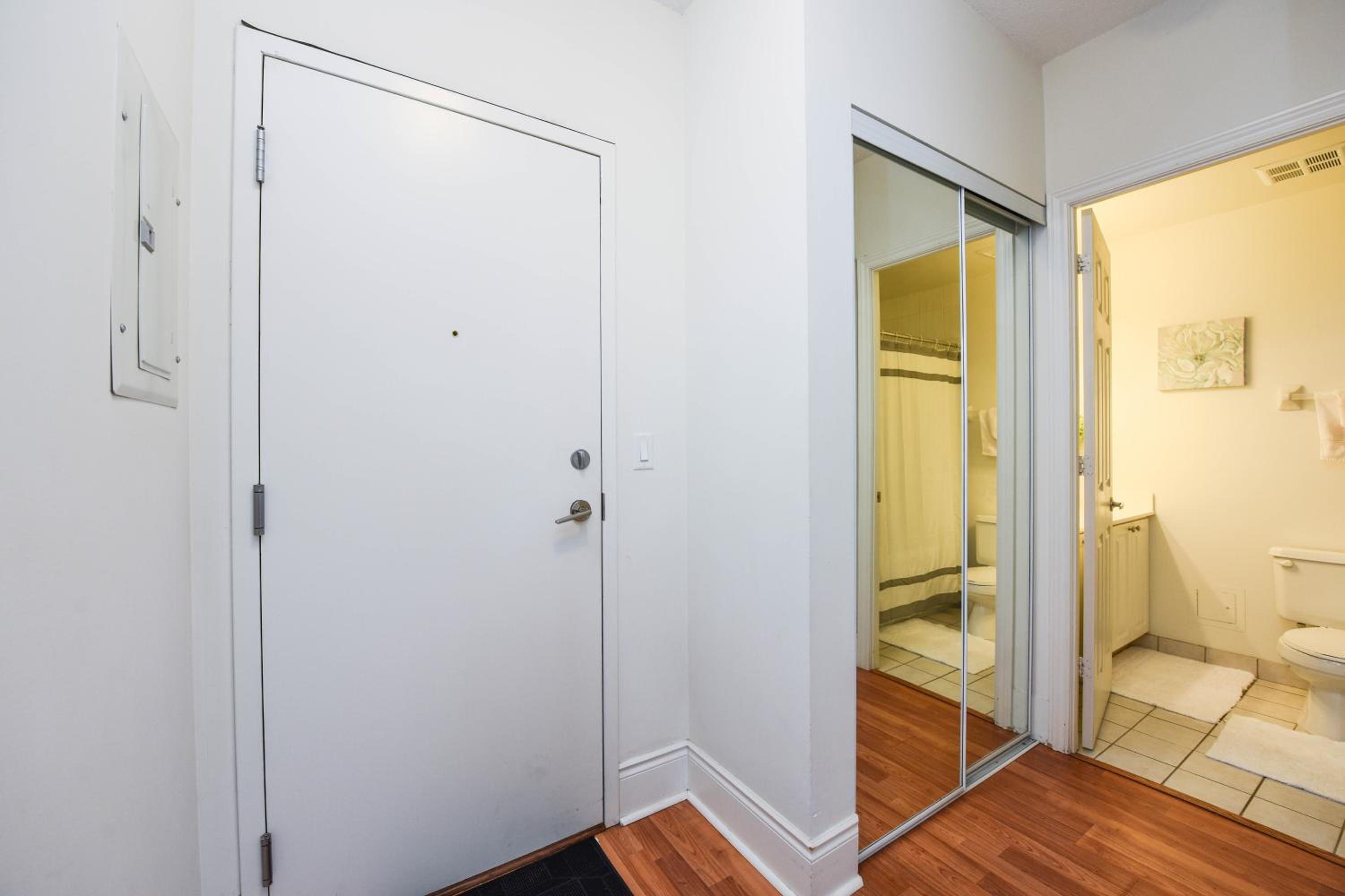 PlanURstay - Amazing 2BR & 2BTH - Near Square One Mall