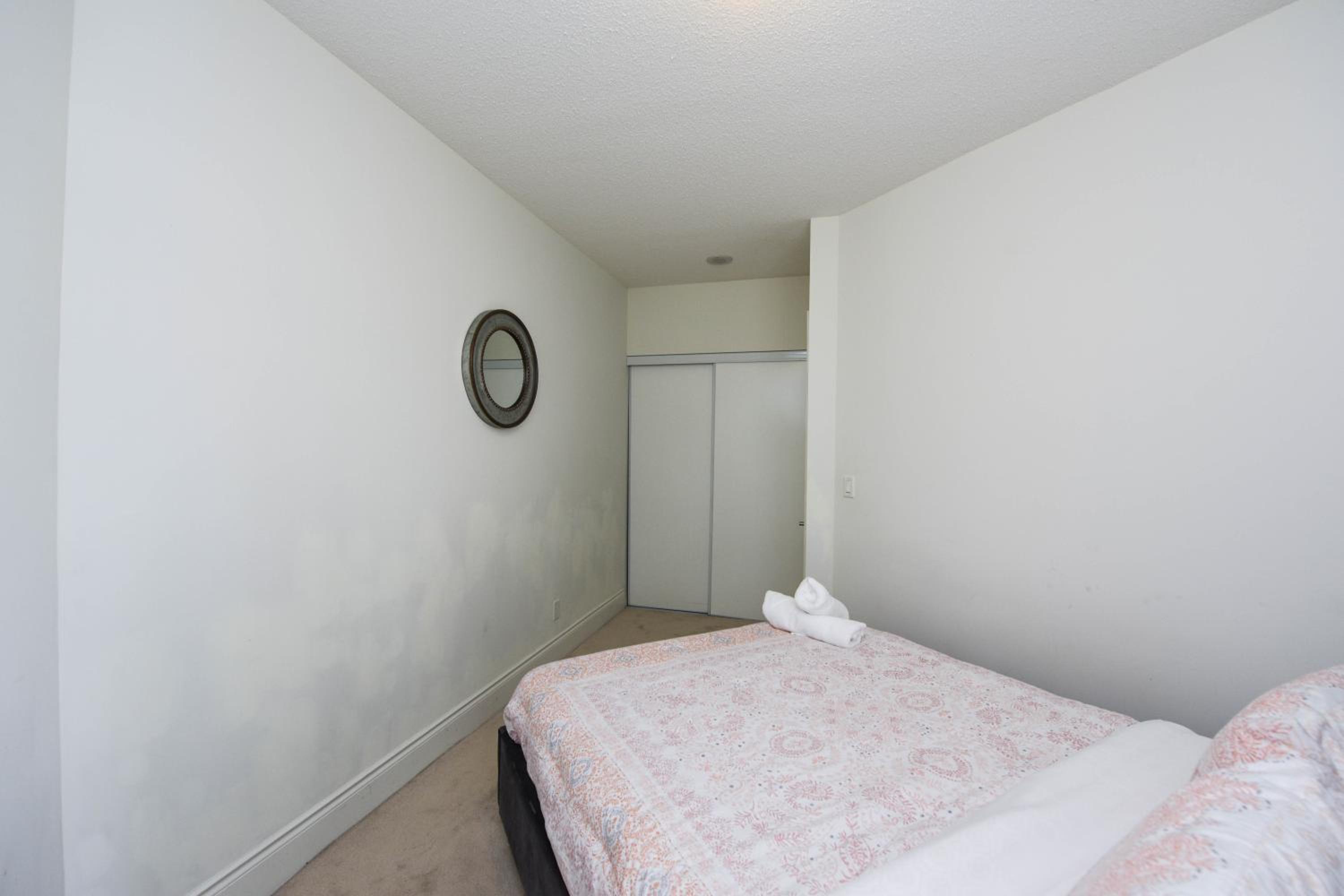 PlanURstay - Amazing 2BR & 2BTH - Near Square One Mall