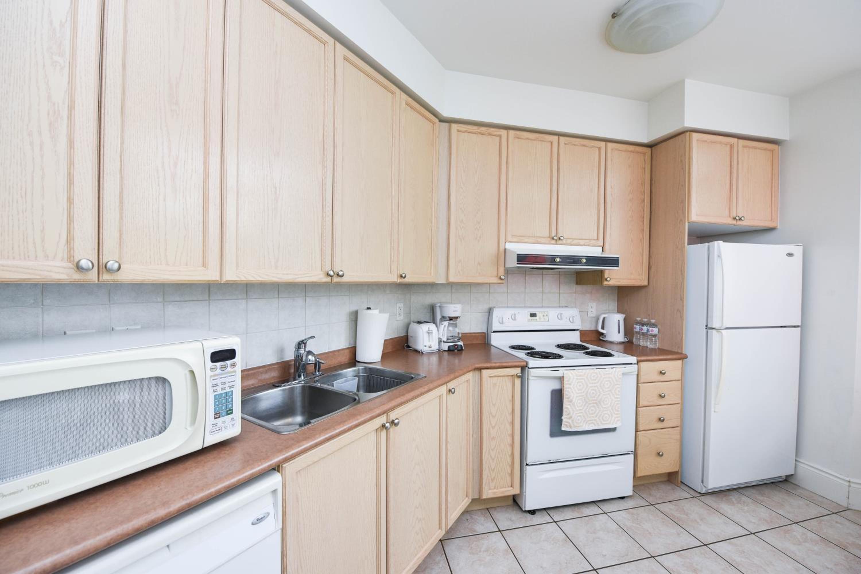 PlanURstay - Amazing 2BR & 2BTH - Near Square One Mall
