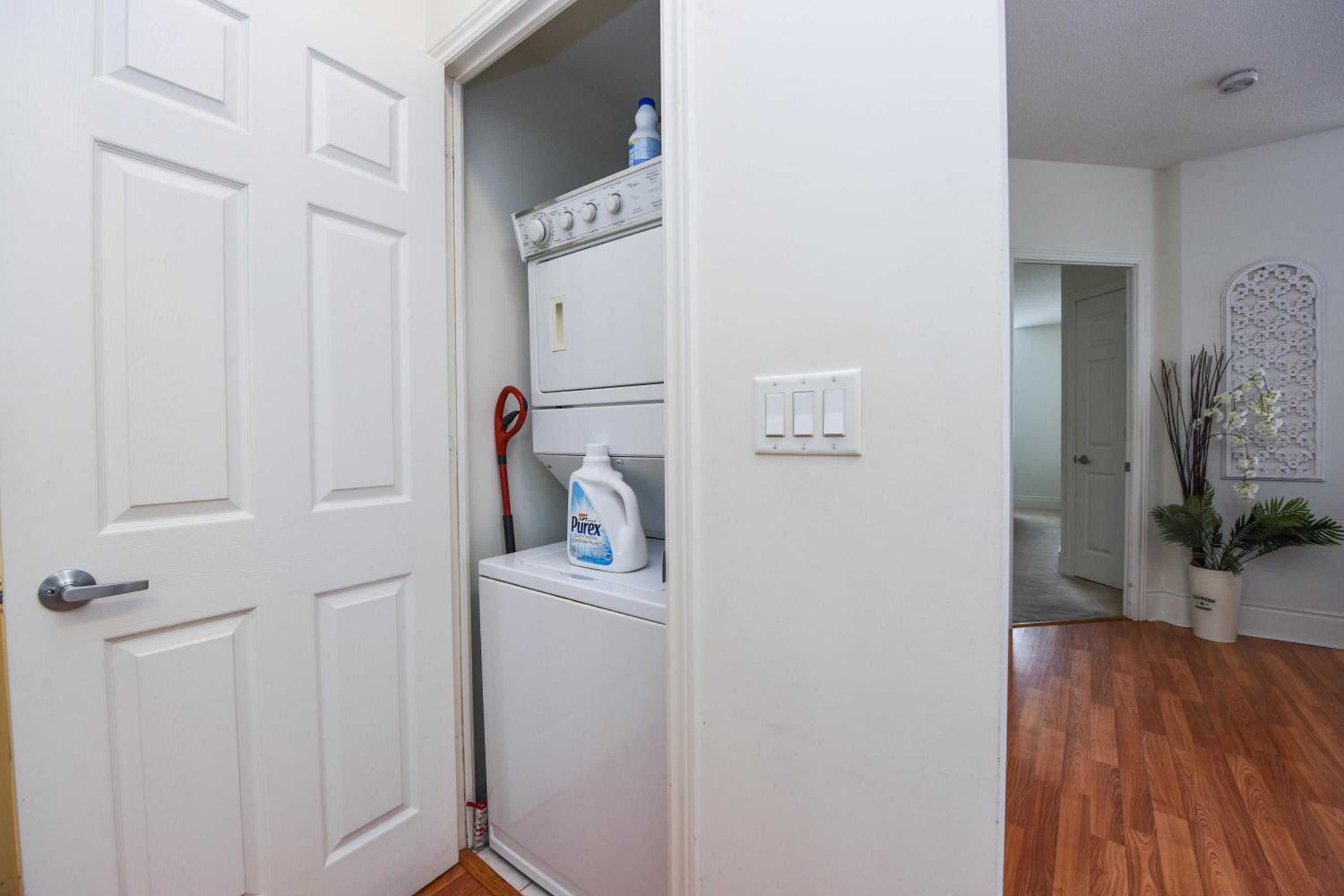 PlanURstay - Amazing 2BR & 2BTH - Near Square One Mall