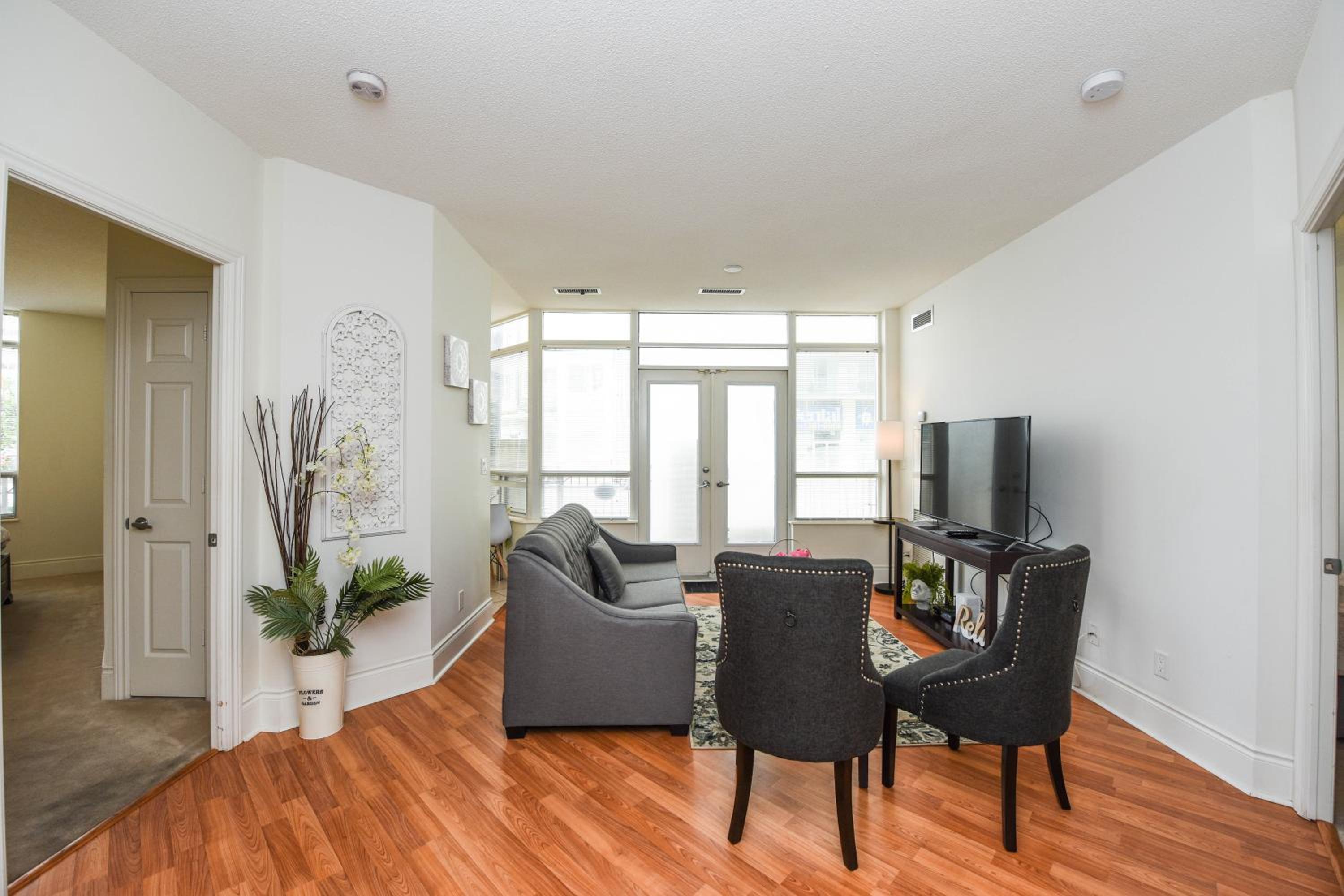 PlanURstay - Amazing 2BR & 2BTH - Near Square One Mall