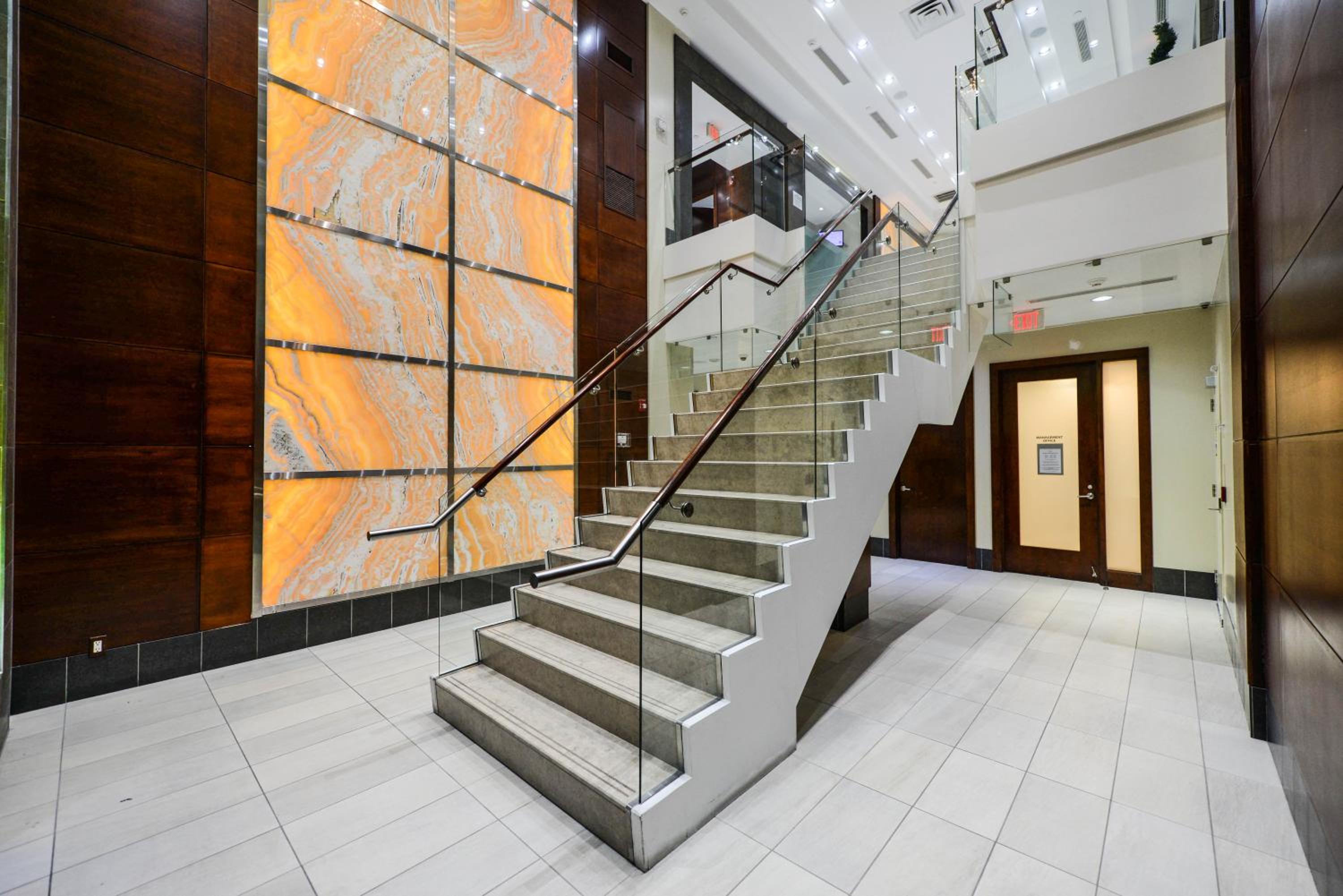 PlanURstay - Amazing 2BR & 2BTH - Near Square One Mall