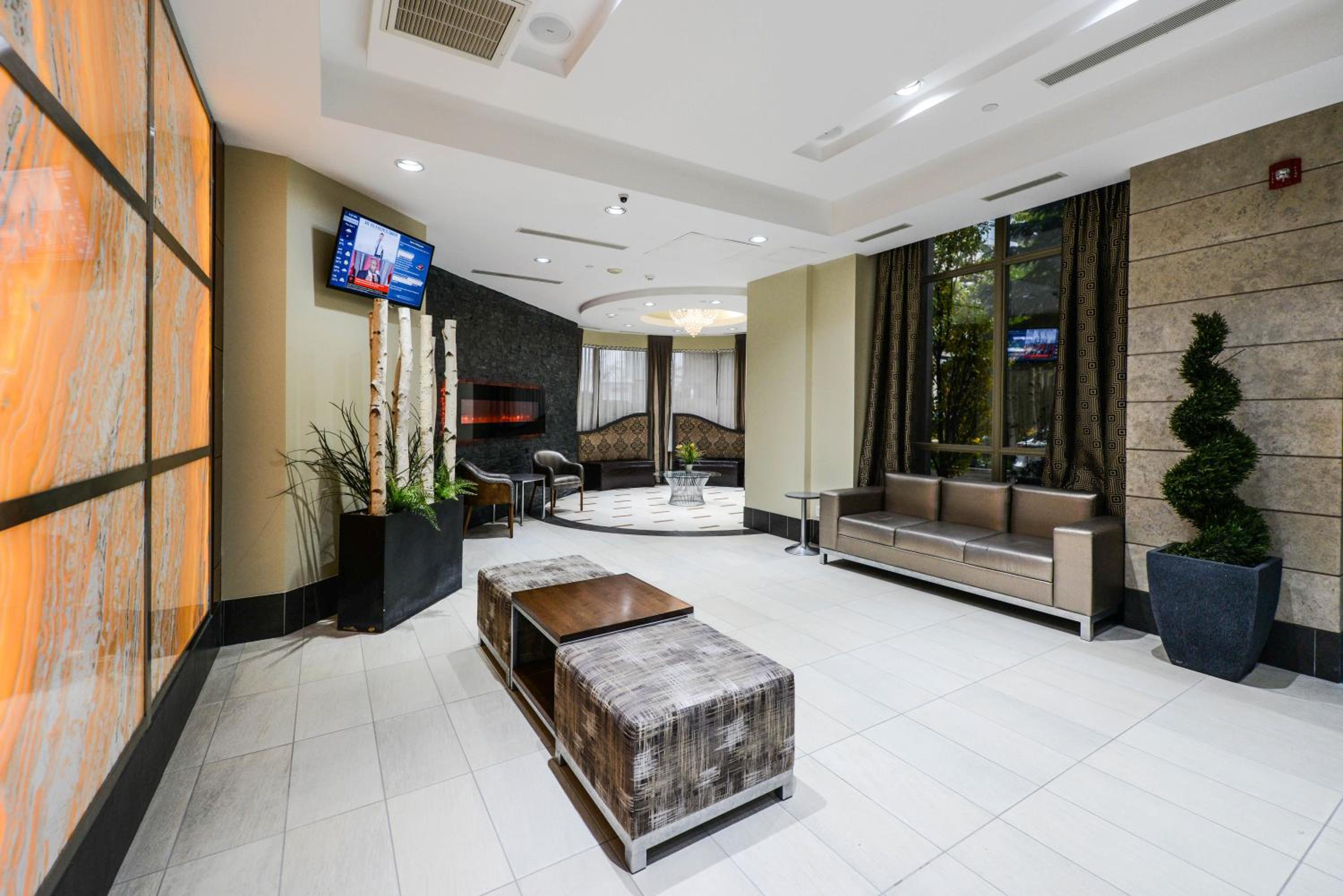 PlanURstay - Amazing 2BR & 2BTH - Near Square One Mall