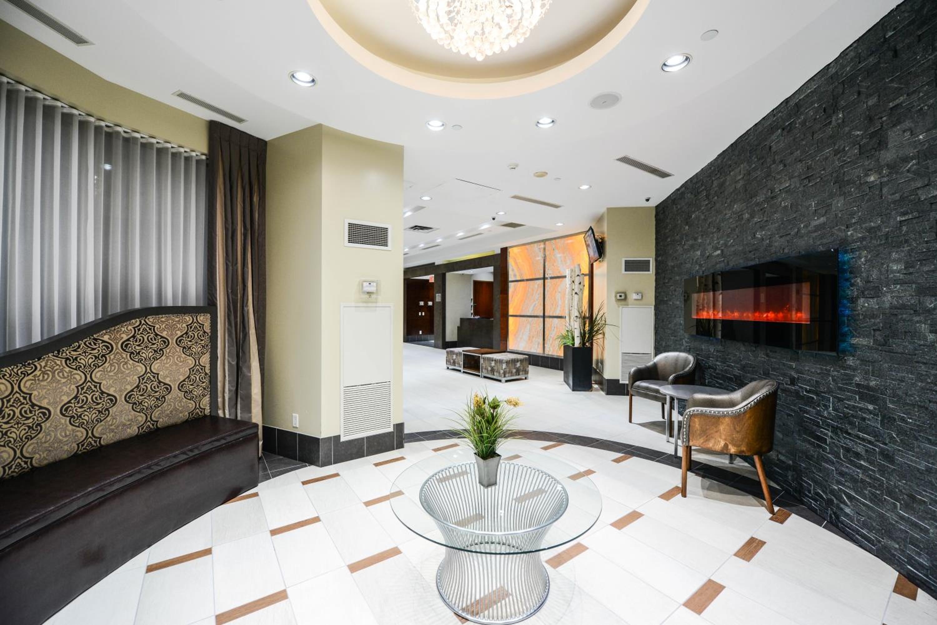 PlanURstay - Amazing 2BR & 2BTH - Near Square One Mall