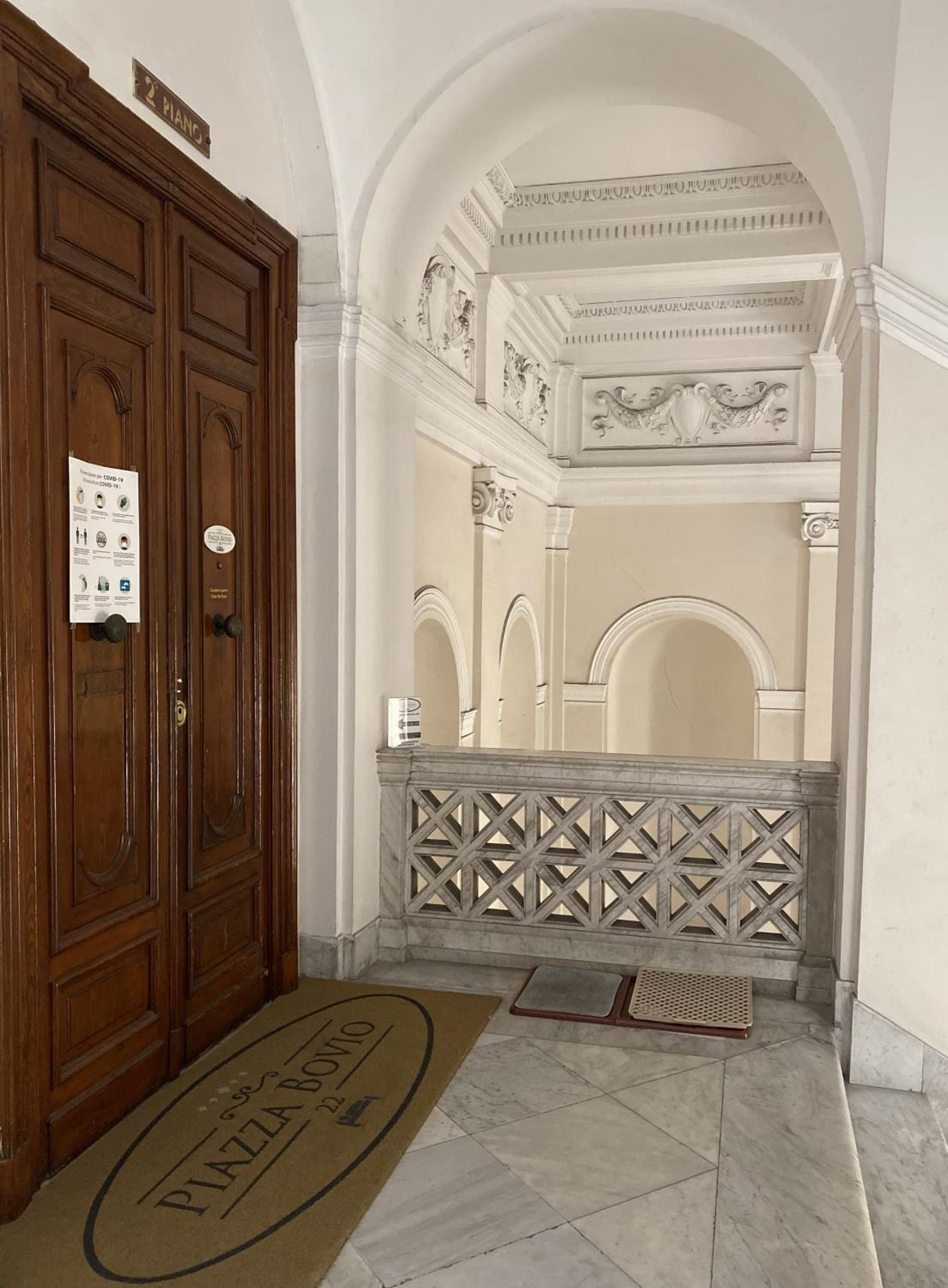 Piazza Bovio 22