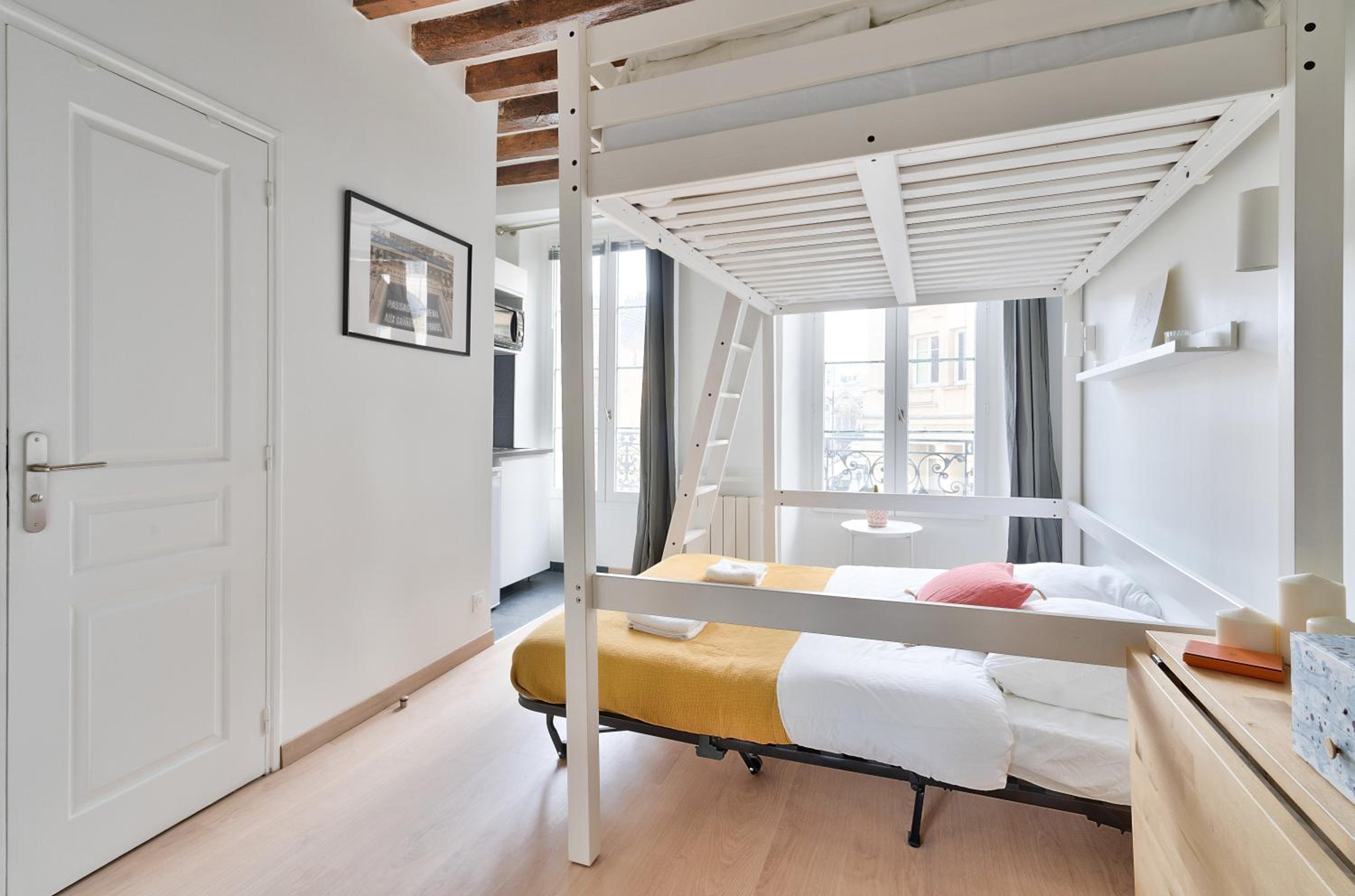 Pretty Mezzanine Studio in the Heart of Paris (2F)