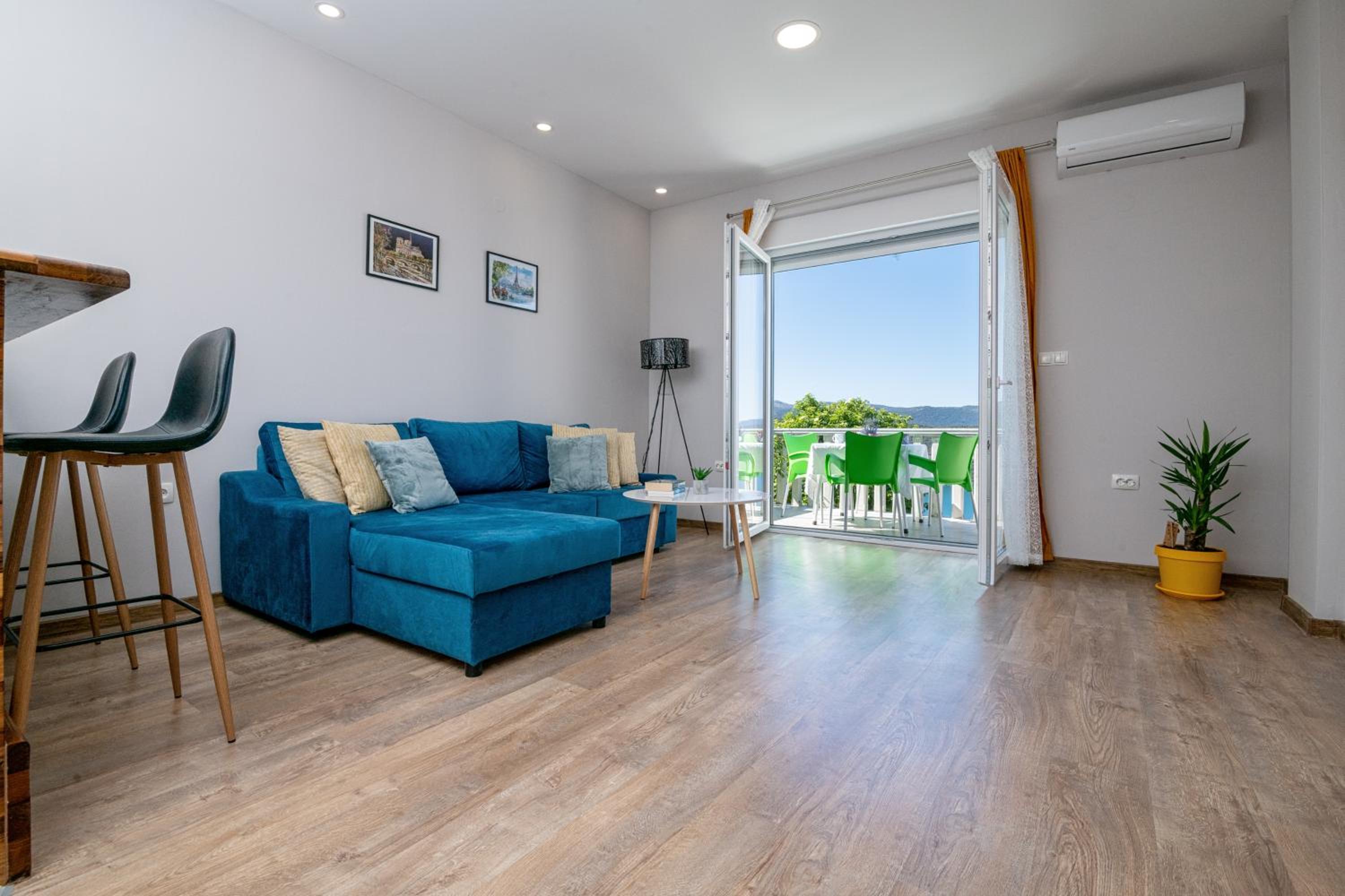 Apartments Leona