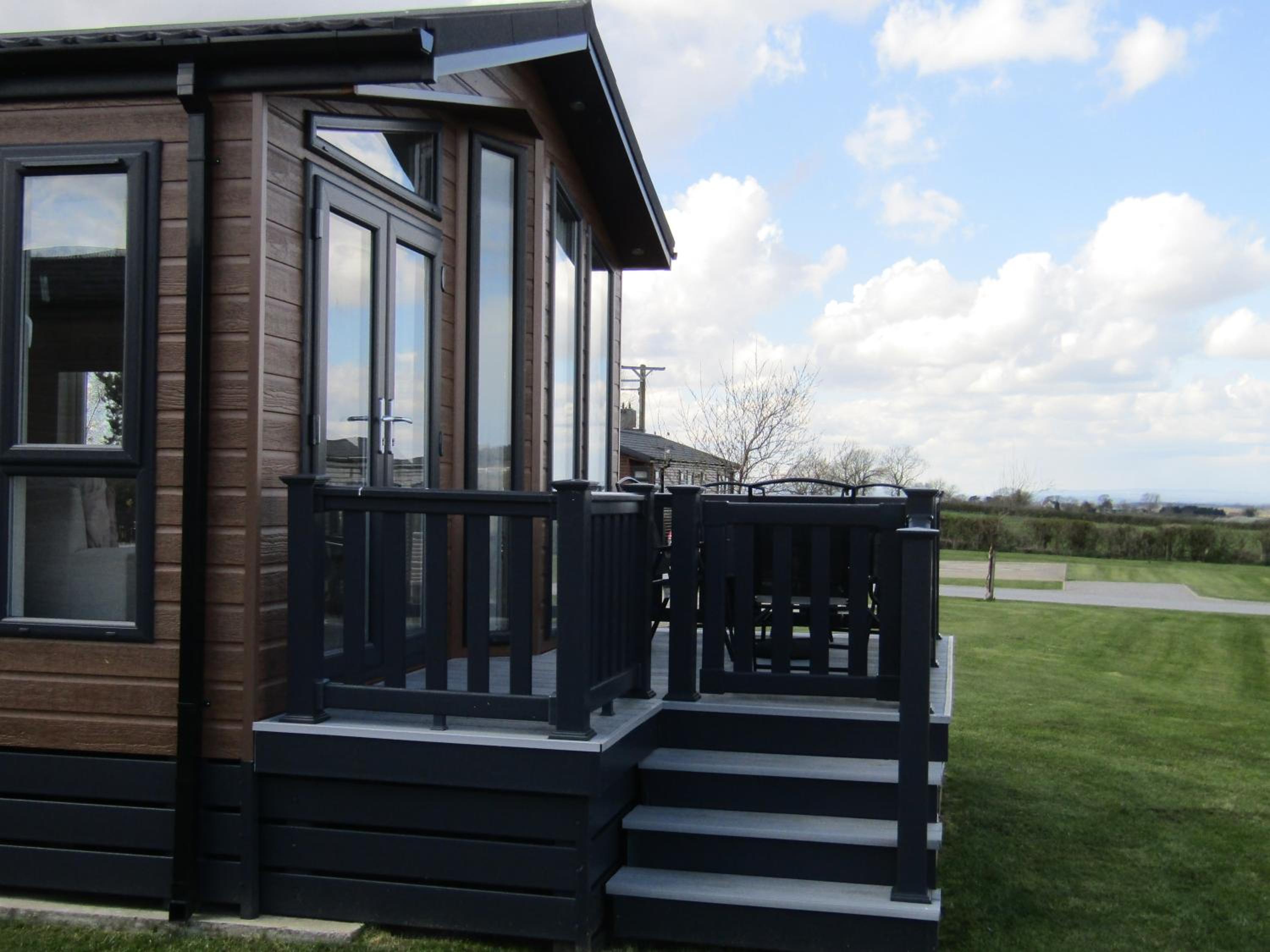 Meadow View Lodge with stunning views view 2