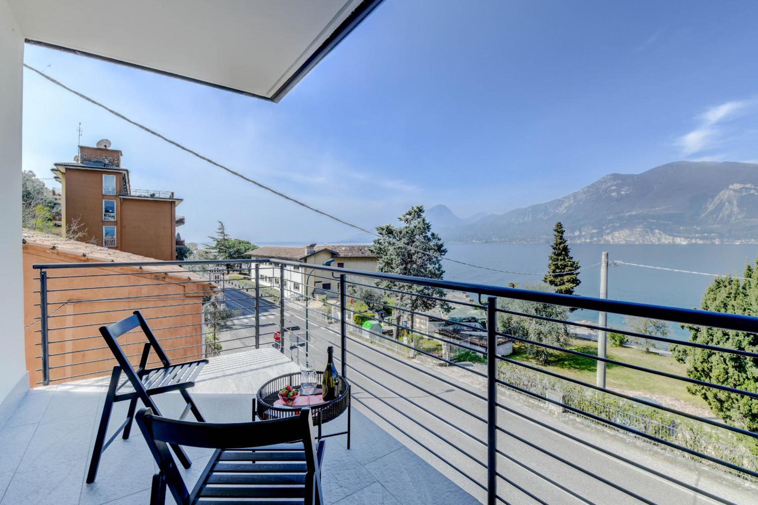Studio Baldo - Brenzone Holiday Apartments view 4