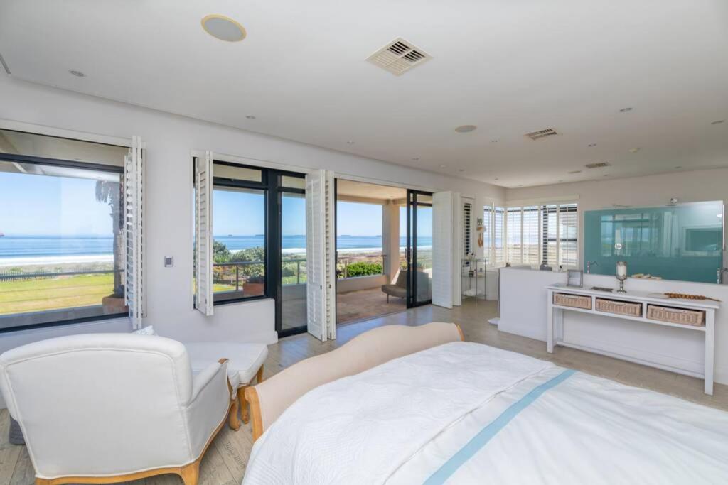 Villa Paradis - ocean front with views to behold! view 3