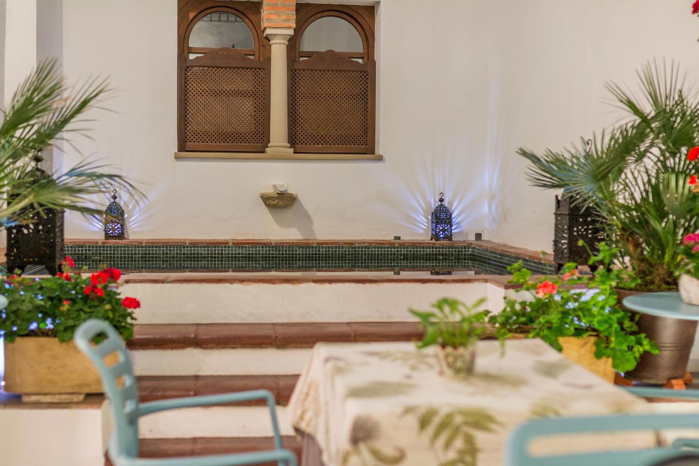 ApartaSuites Alberca Deluxe