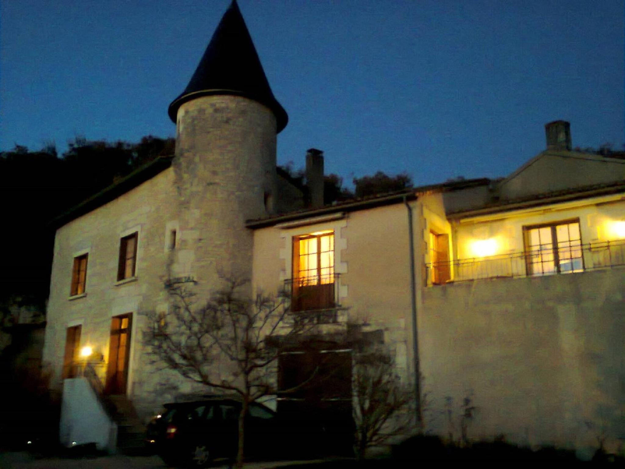 Manoir Le Cristal , grosses reductions sur les entrées du Futuroscpe, petites et grandes chambres familiales