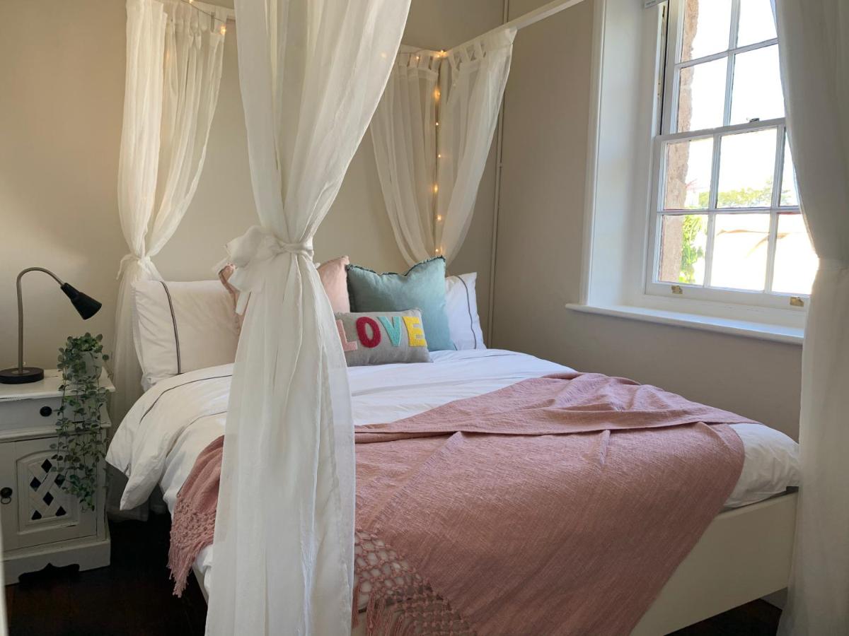 Warders Cottage: Iconic Cottage in the Heart of Freo