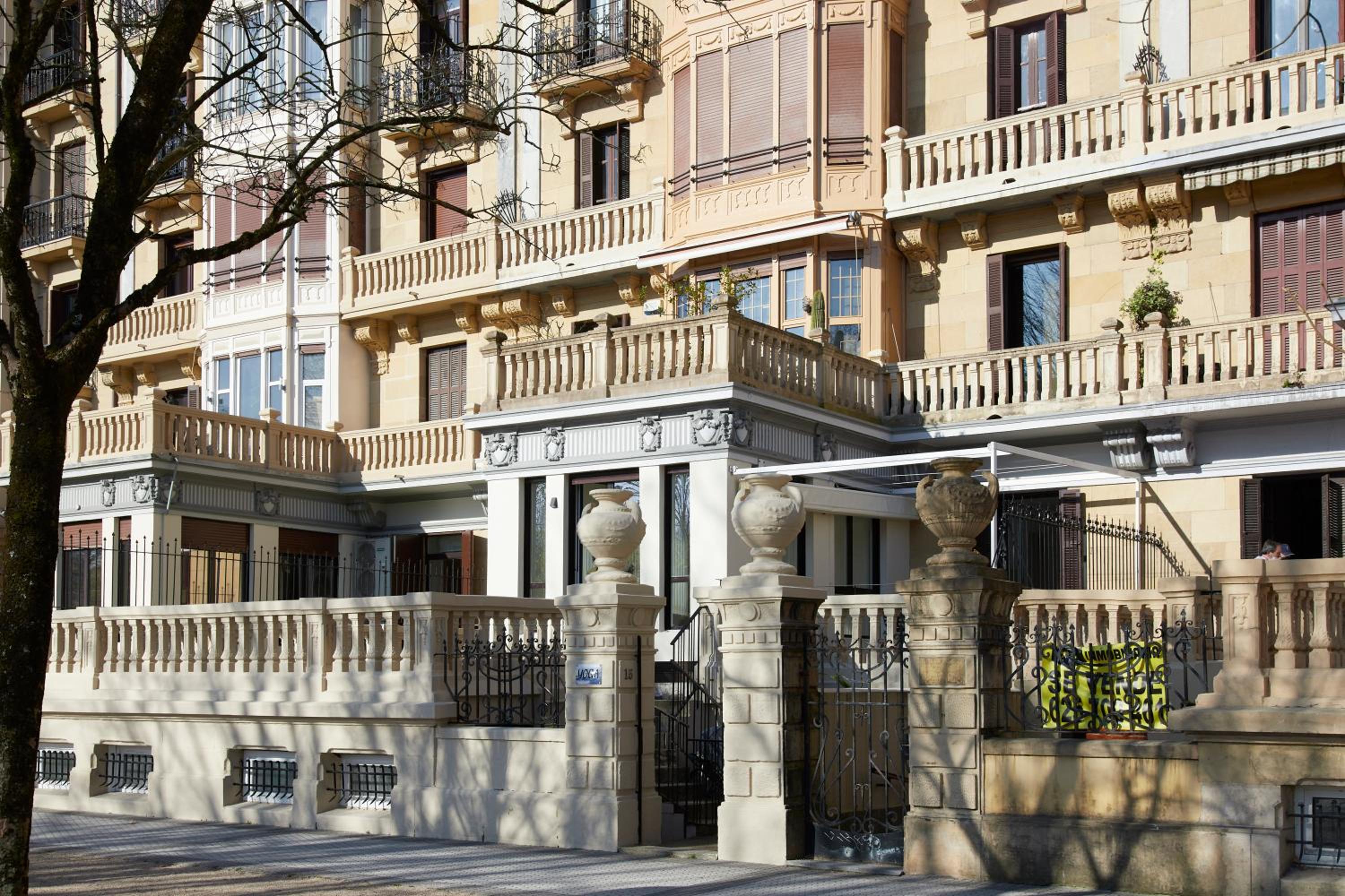 La Belle Ville by FeelFree Rentals