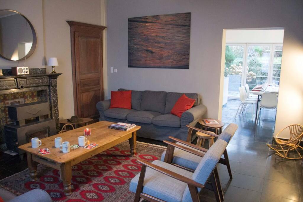 Enjoy Square - Spacious Holiday Home near Maredsous