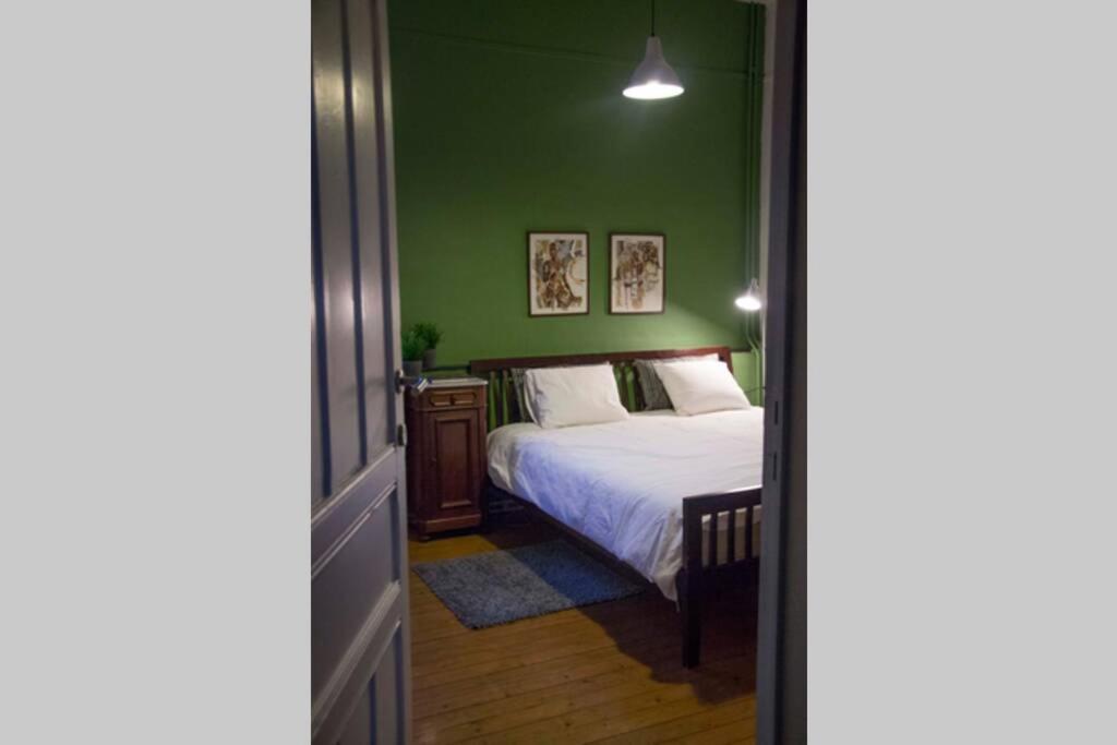 Enjoy Square - Spacious Holiday Home near Maredsous
