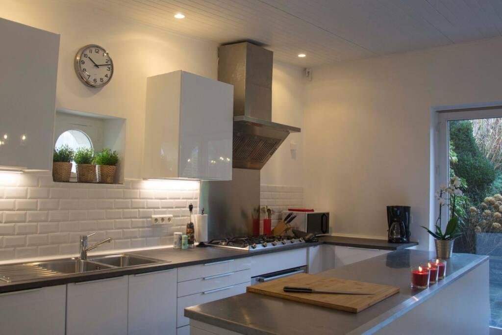 Enjoy Square - Spacious Holiday Home near Maredsous