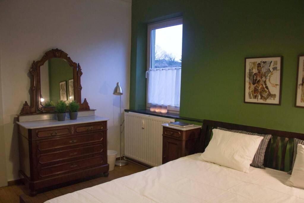 Enjoy Square - Spacious Holiday Home near Maredsous