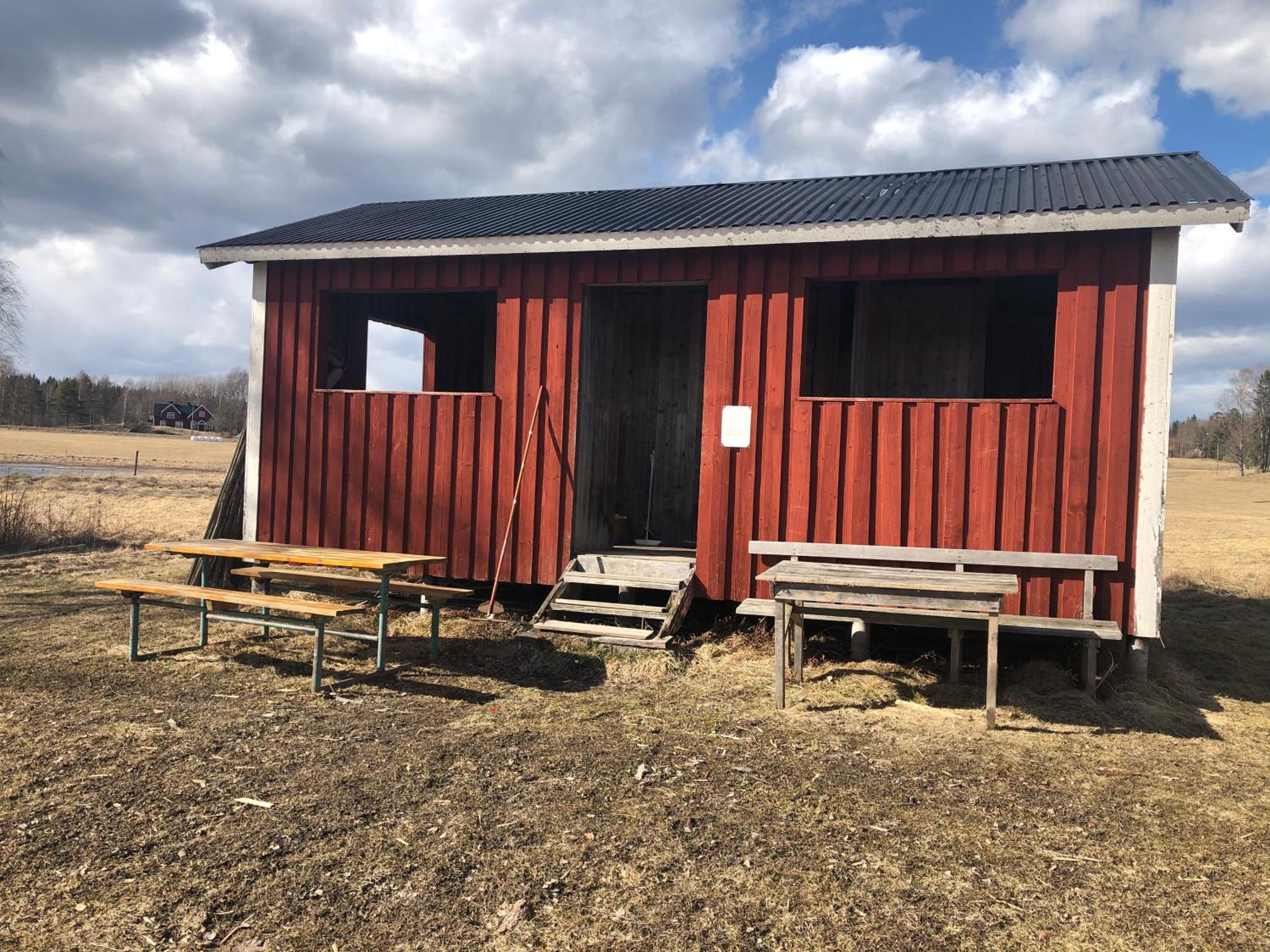 Paradiset stugan i fin skogen