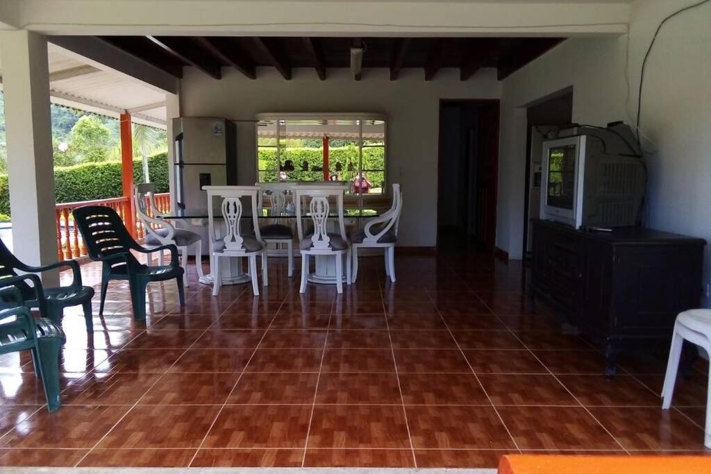 Casa Campestre Privada El Reposo con piscina y WIFI