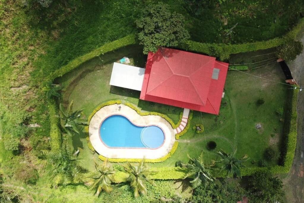 Casa Campestre Privada El Reposo con piscina y WIFI