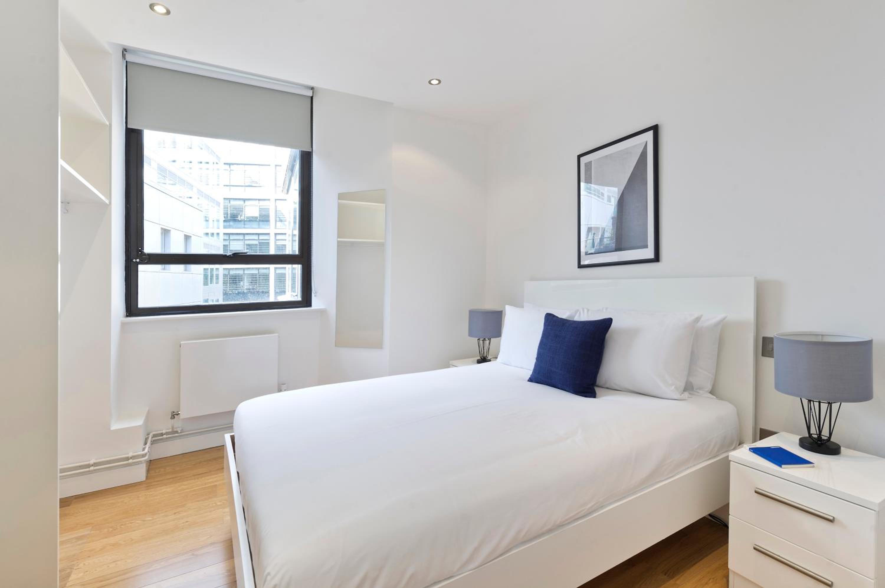 Red Lion Court by City2Stay