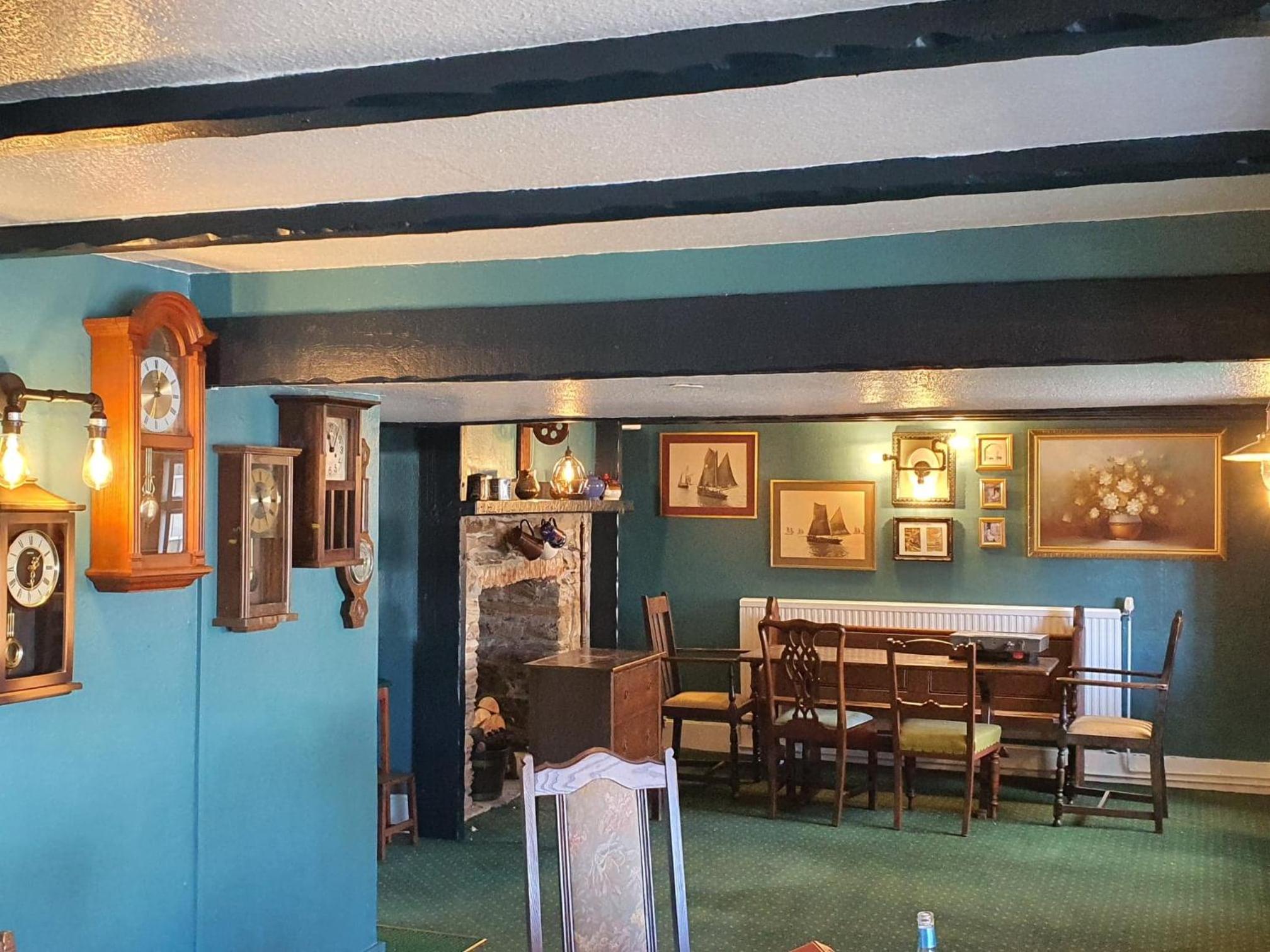 Harbour Moon Inn