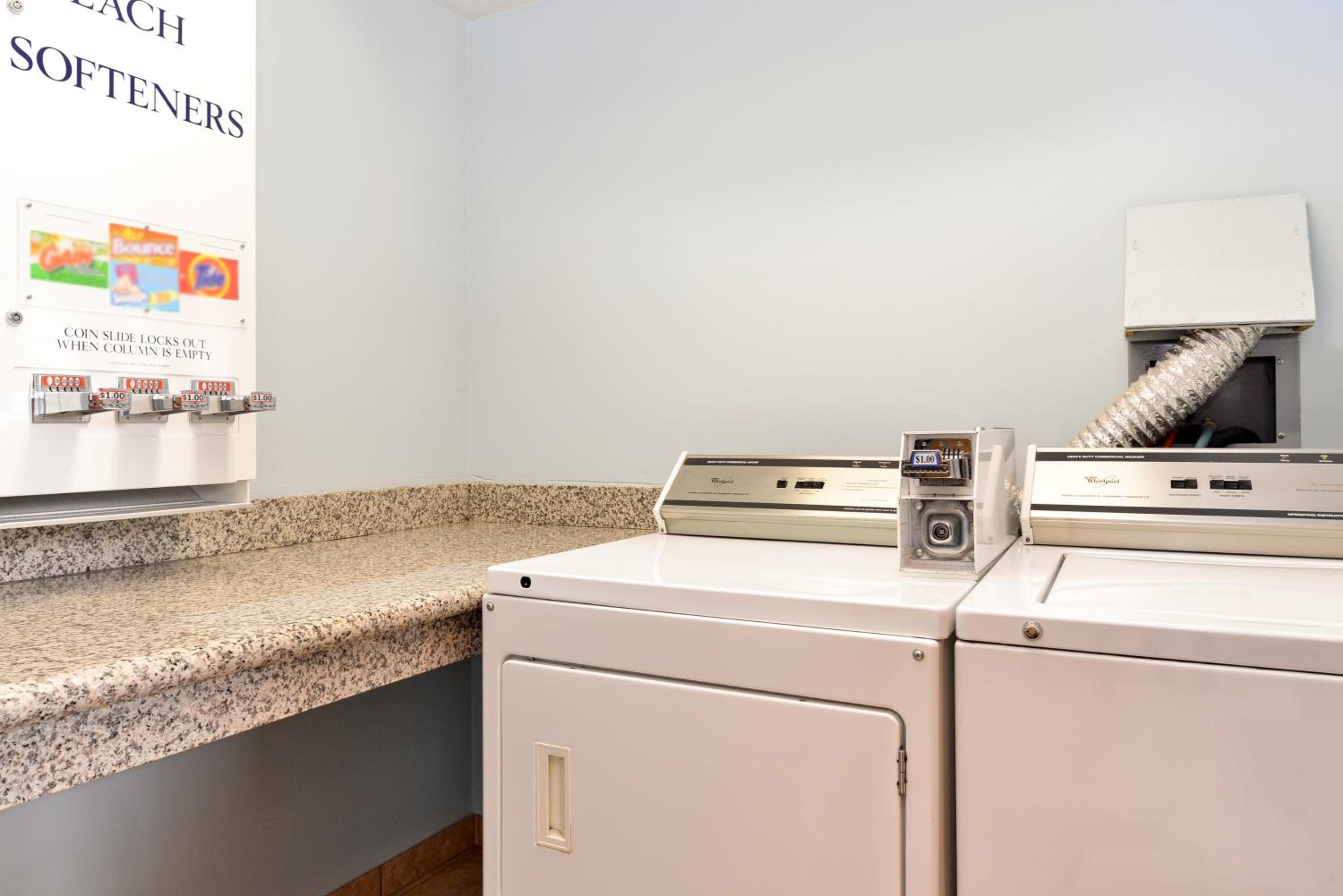La Grande Vacations - Americas Best Value Sandman Inn - Property Image 3