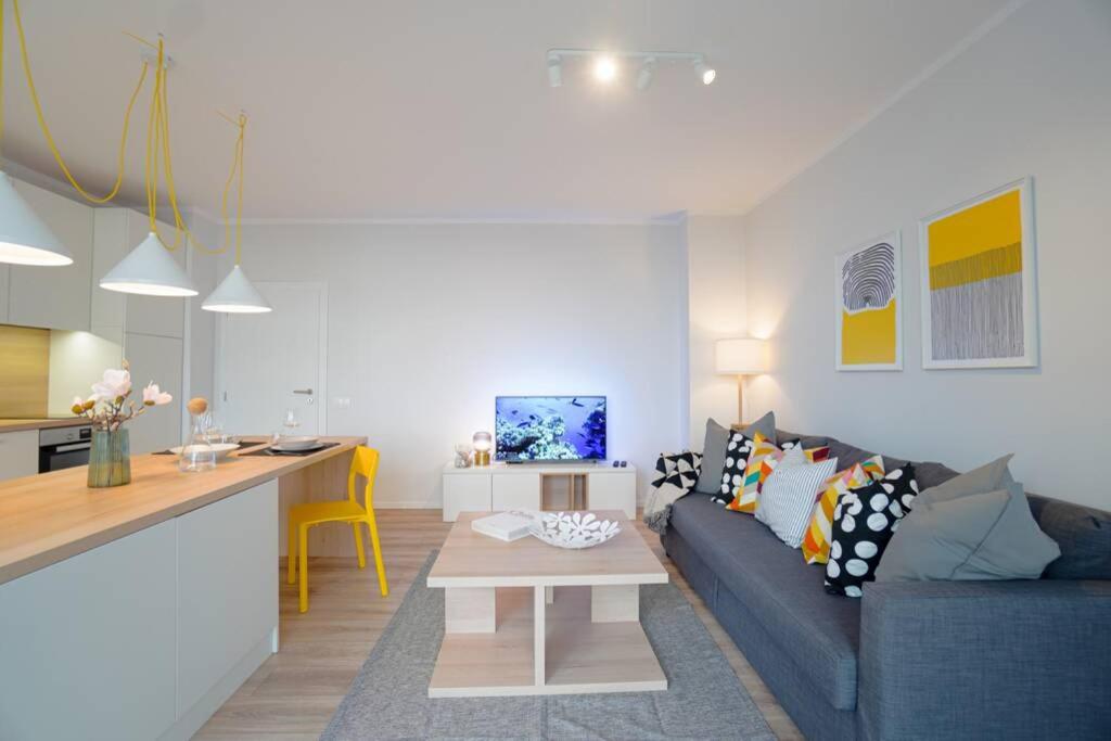 Scandinavian Airy APT in Business Area & Airport