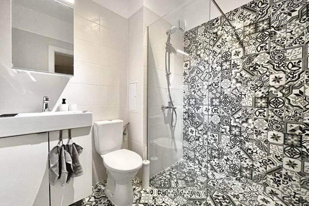 Scandinavian Airy APT in Business Area & Airport