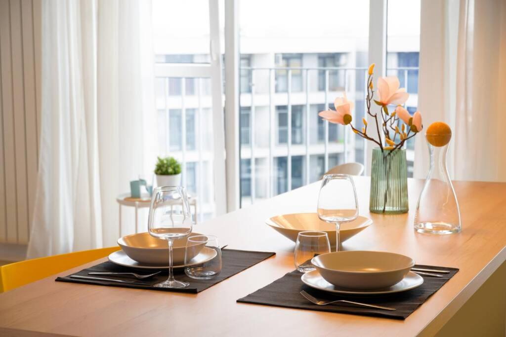 Scandinavian Airy APT in Business Area & Airport