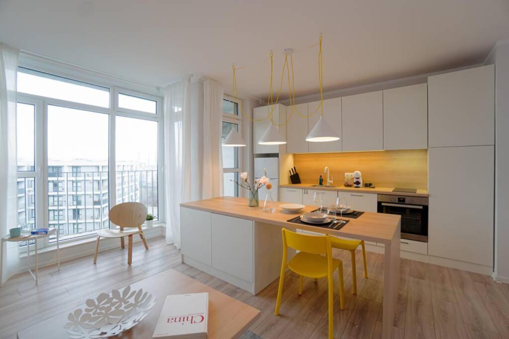 Scandinavian Airy APT in Business Area & Airport