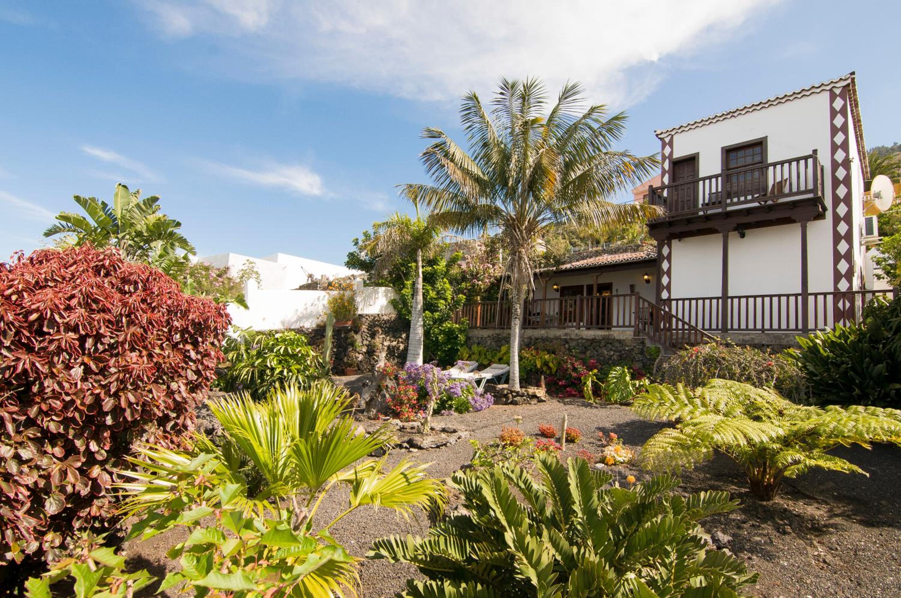 La Gorona Garden and sea view by Rural La Palma view 3