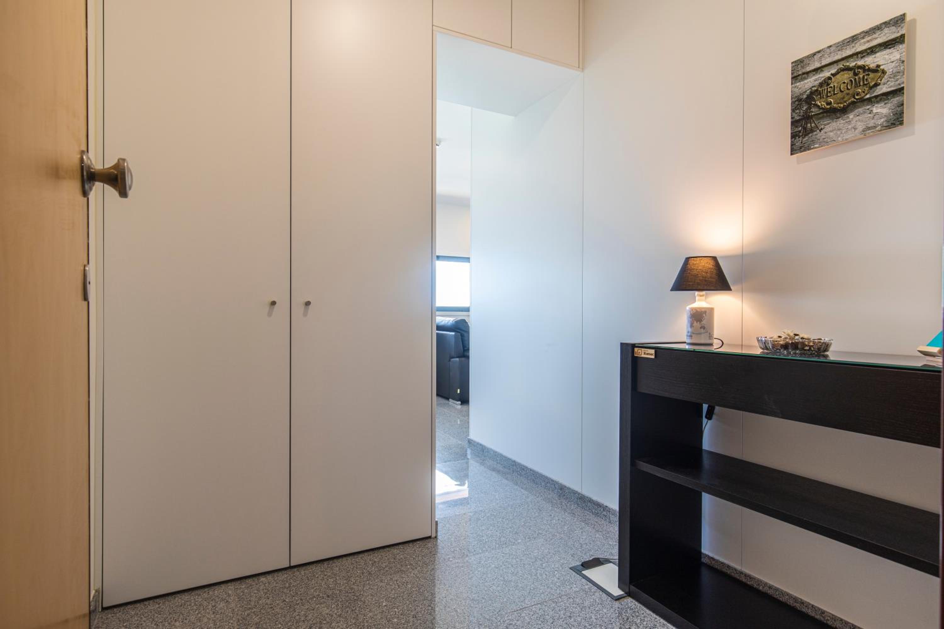 LovelyStay - Trendy 1BDR apartment w/ river view view 5