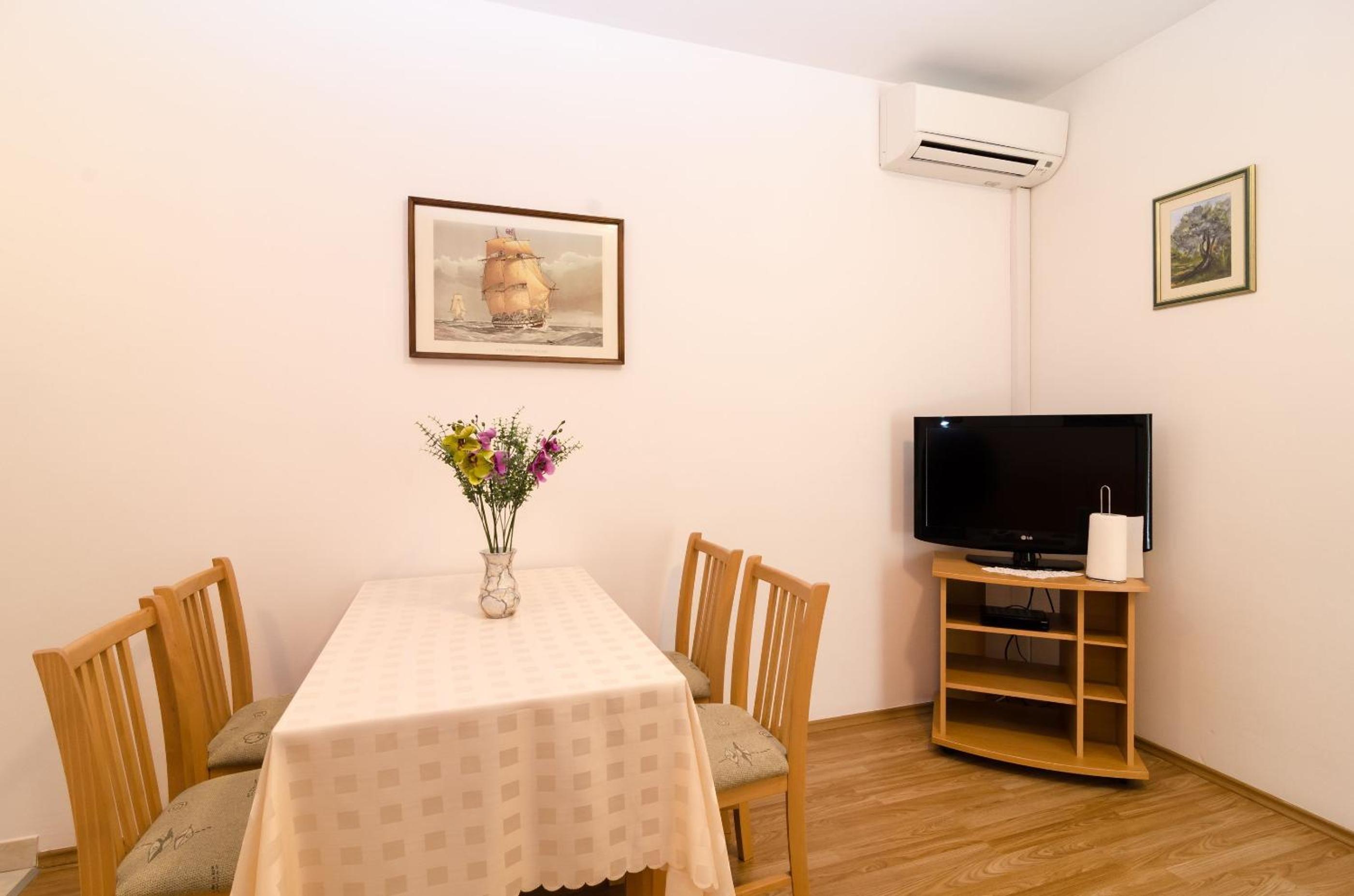 Apartments Ivan