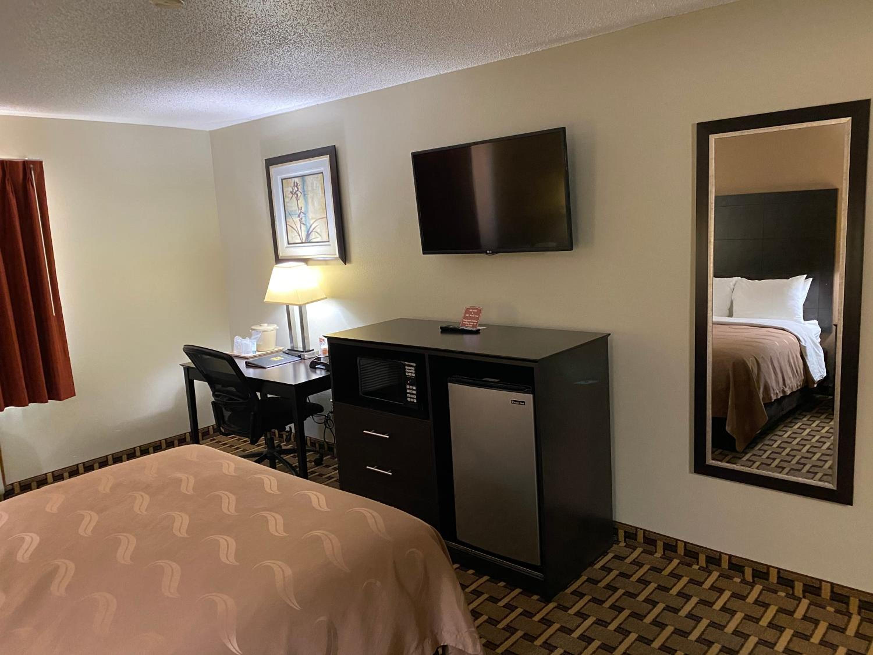 Quality Inn Morton at I-74 - Property Image 10