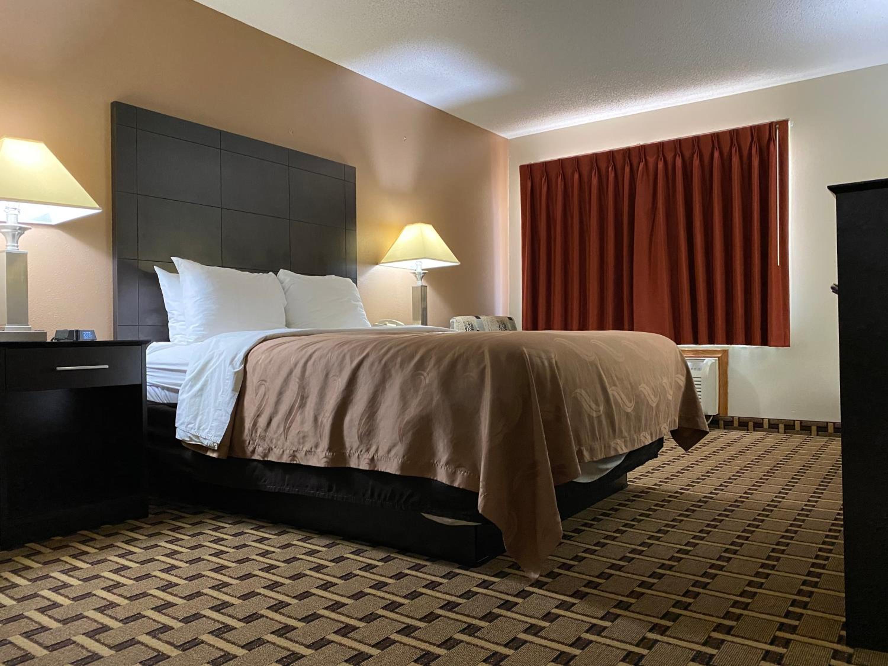 Quality Inn Morton at I-74 - Property Image 13
