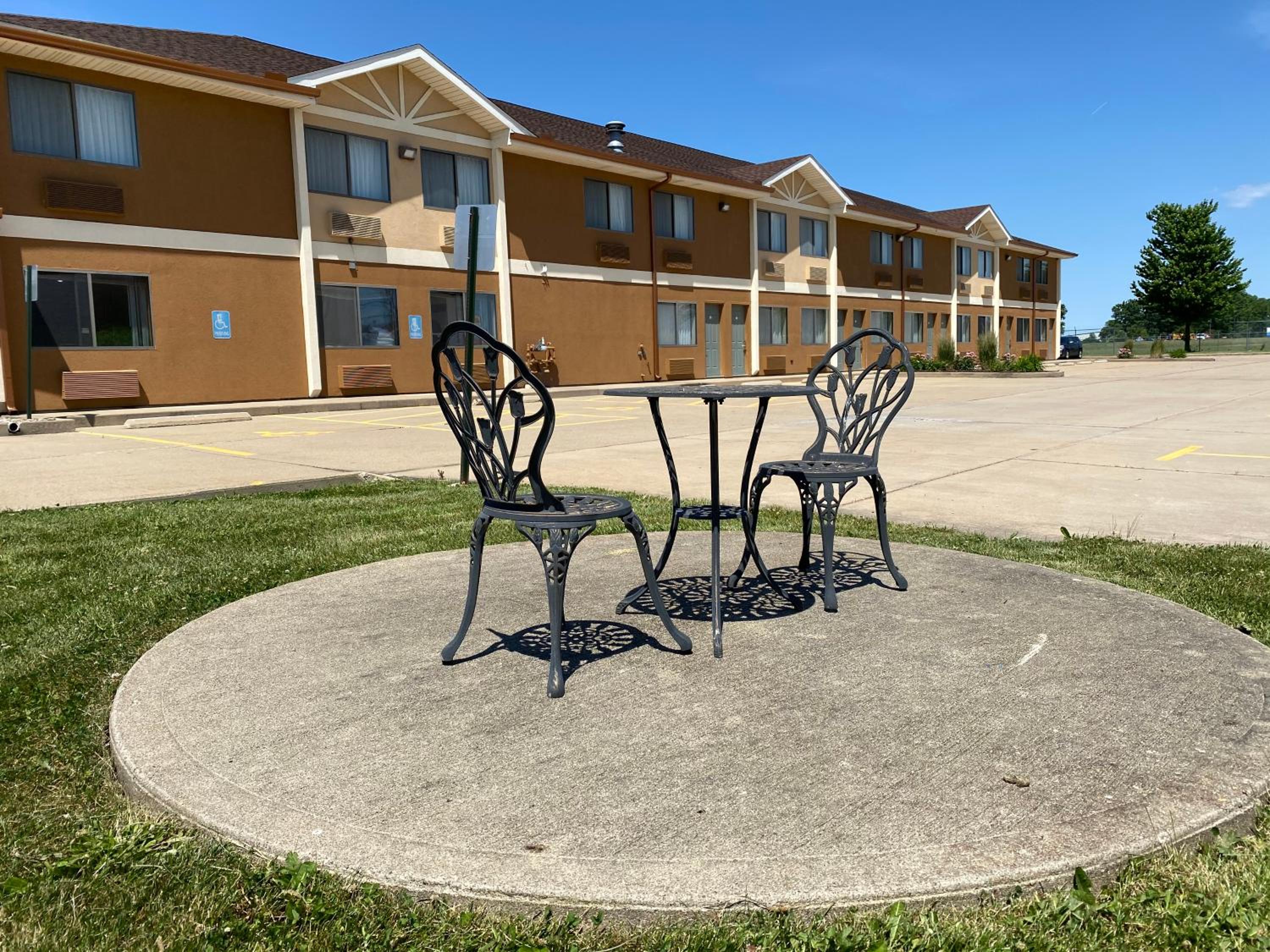 Quality Inn Morton at I-74 - Property Image 21