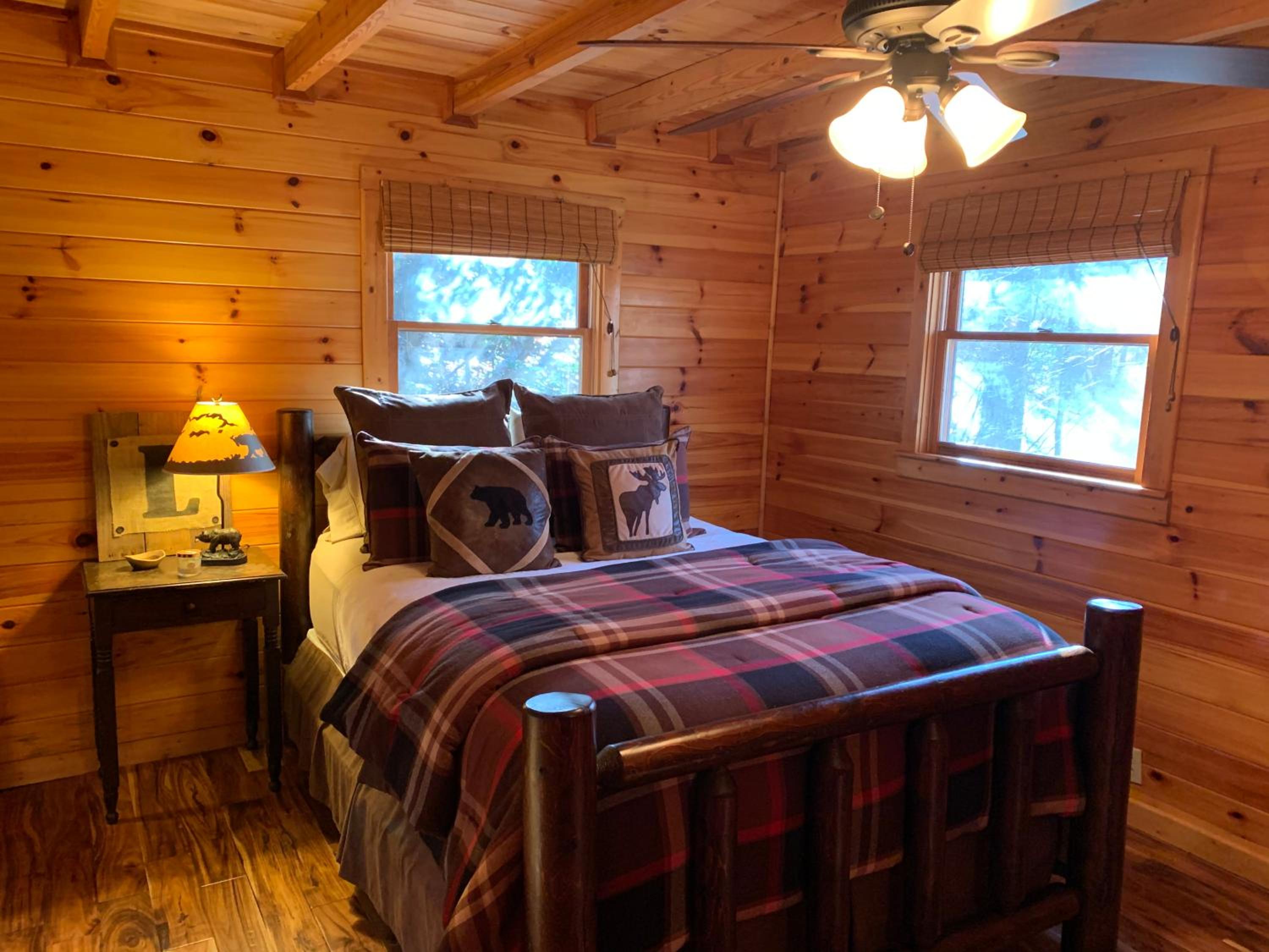Lickskillet Lodge on Fightingtown Creek; HOT TUB view 2