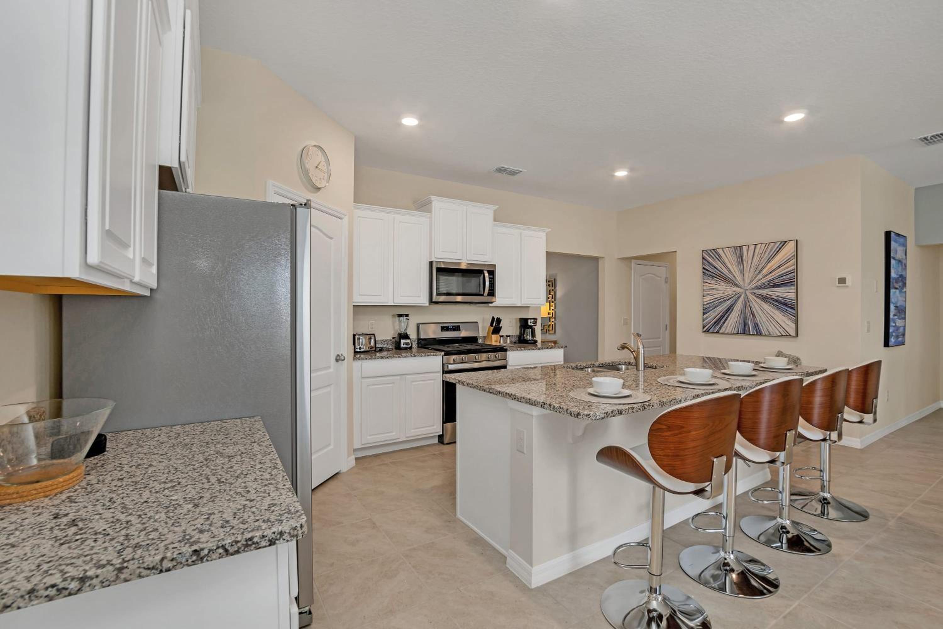 LAKE VIEW, Lavish Home with Big Pool Area, Themed Rooms and Game Room! #7ST556 view 4